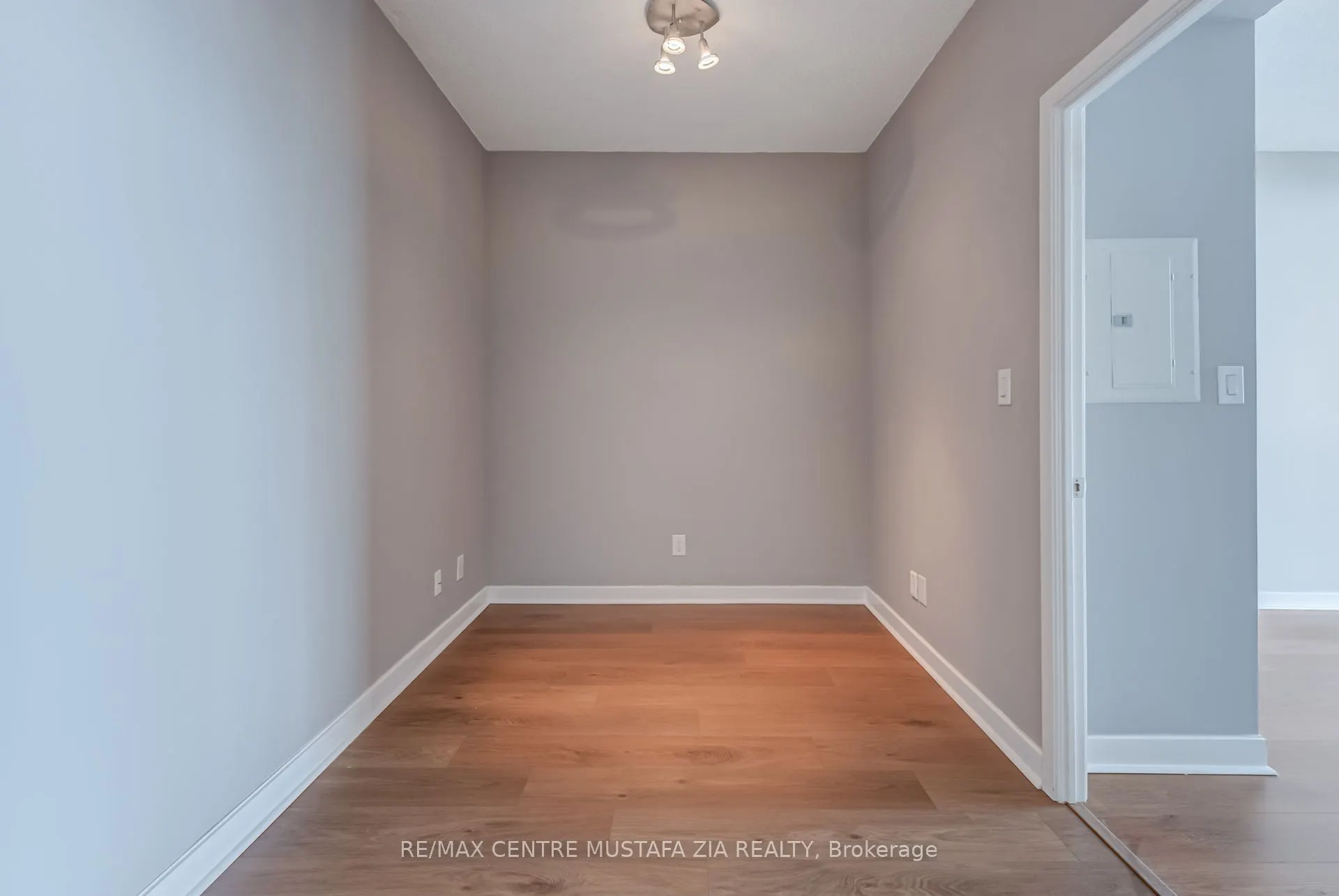 33 Bay Street, #4110