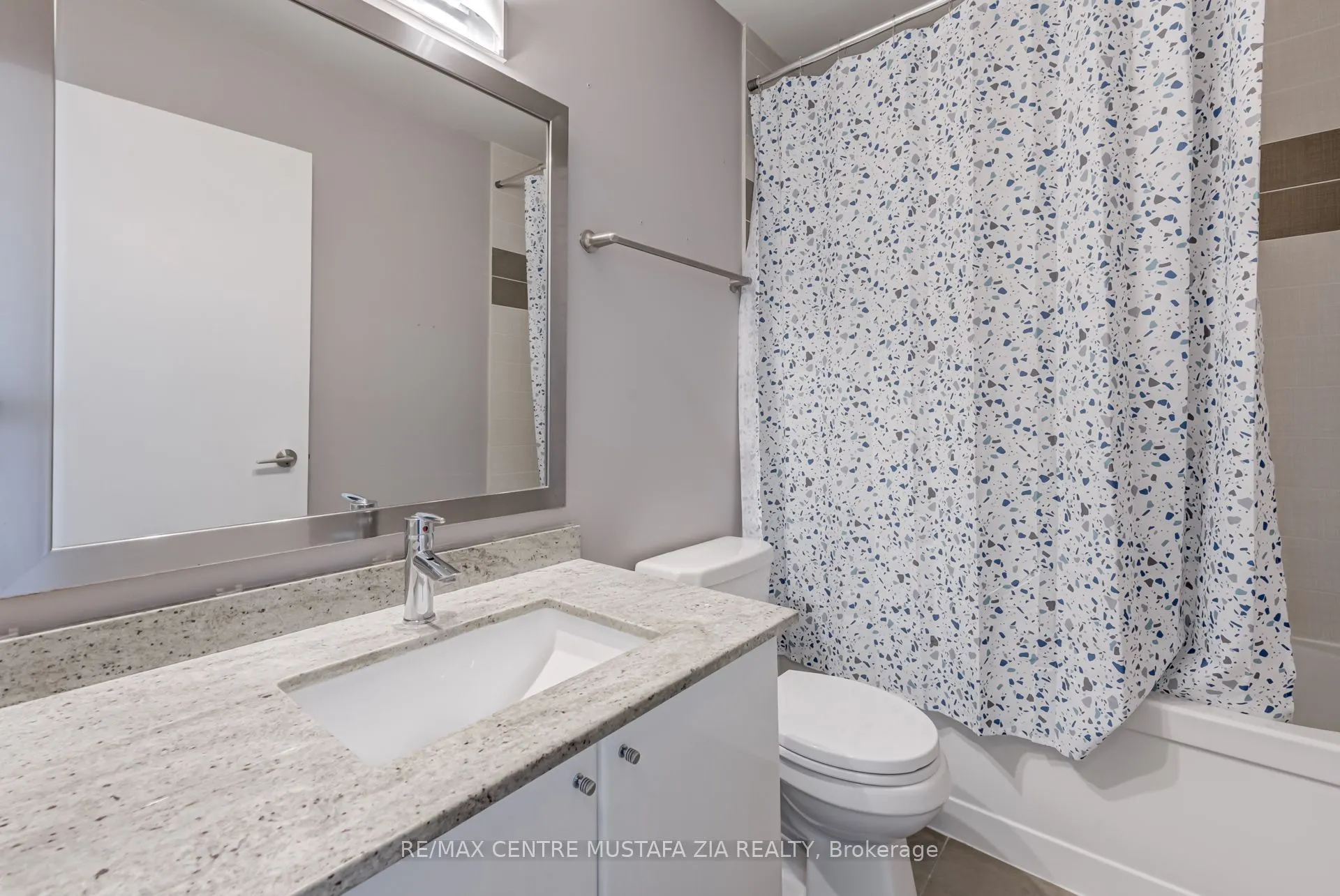 33 Bay Street, #4110