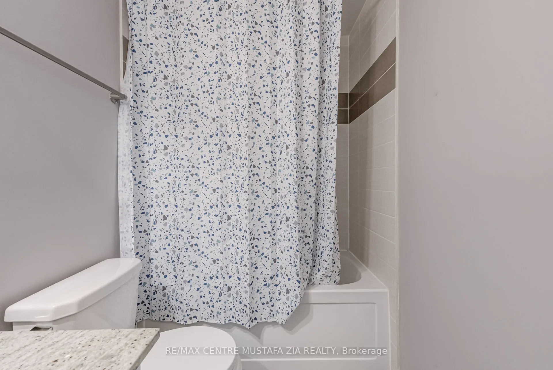 33 Bay Street, #4110