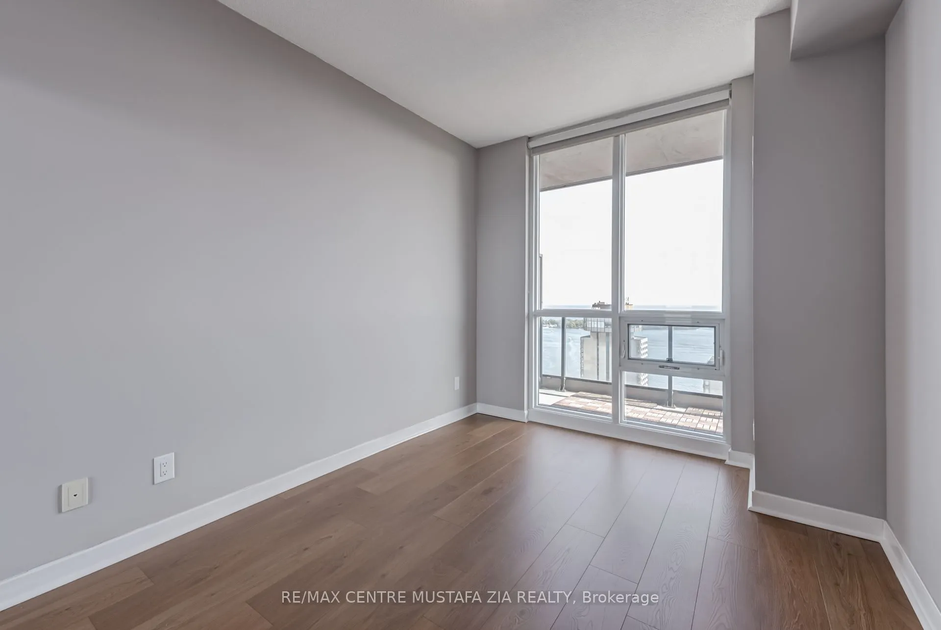 33 Bay Street, #4110