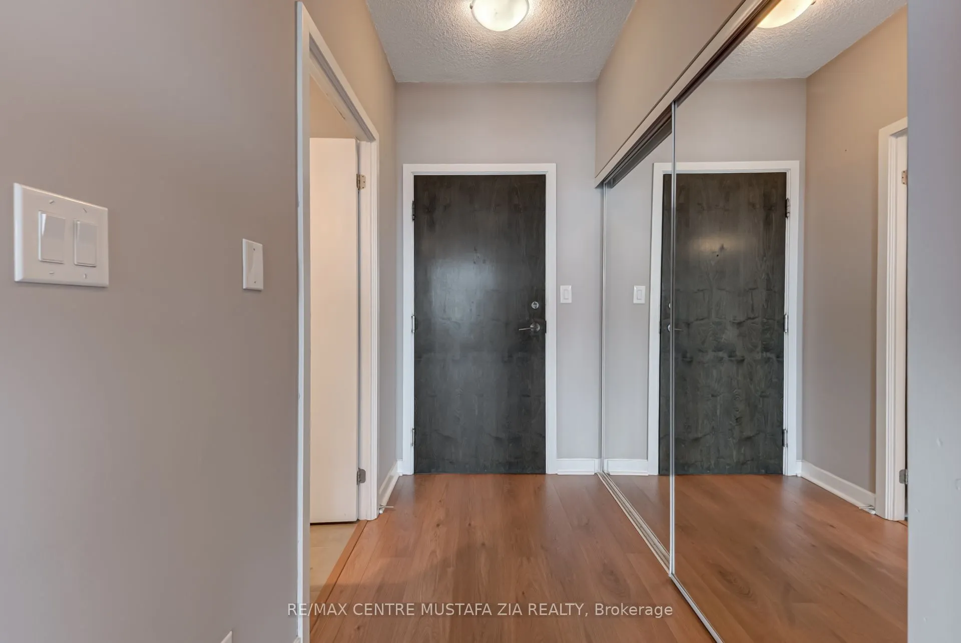 33 Bay Street, #4110