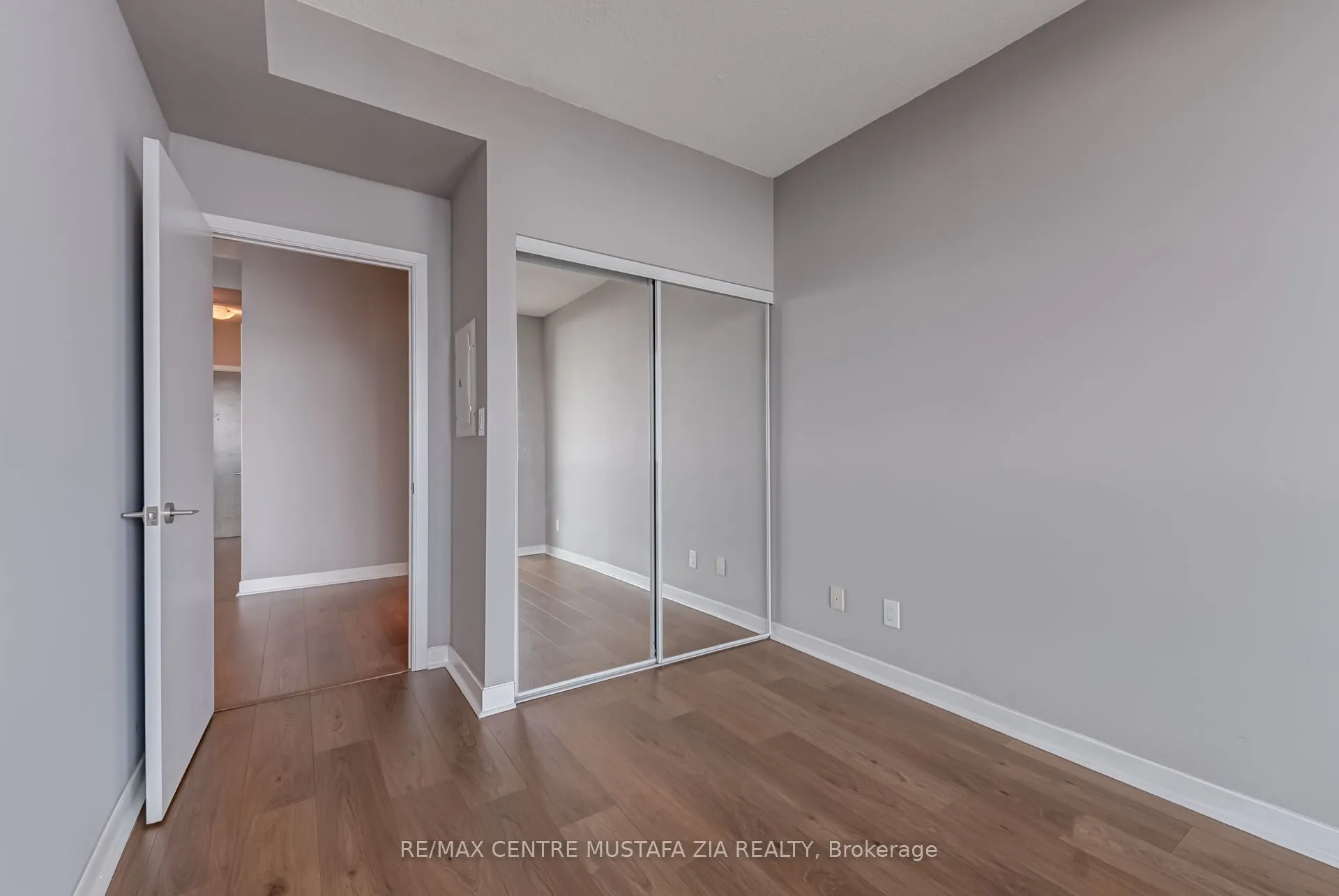 33 Bay Street, #4110
