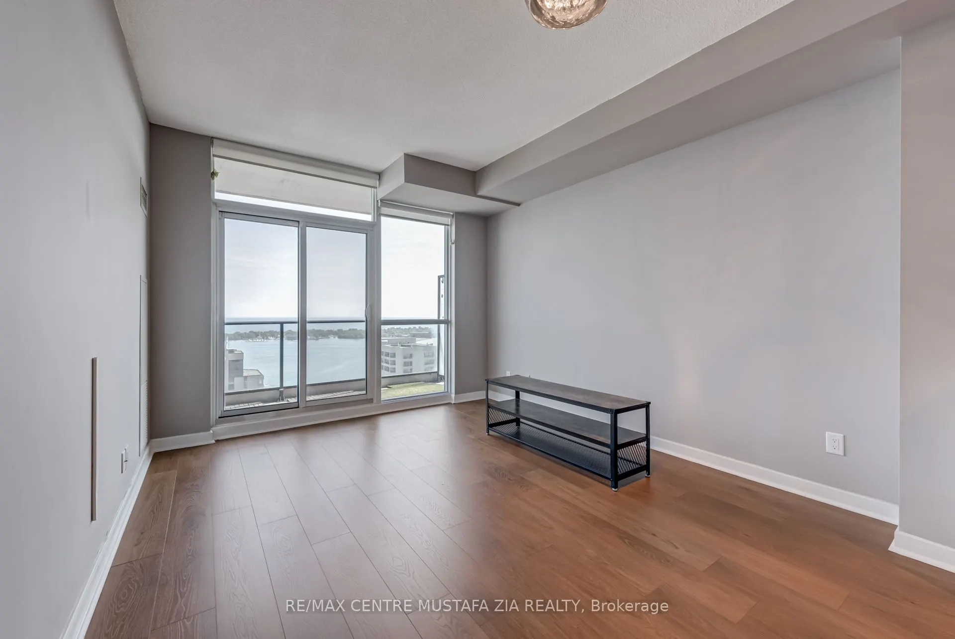 33 Bay Street, #4110