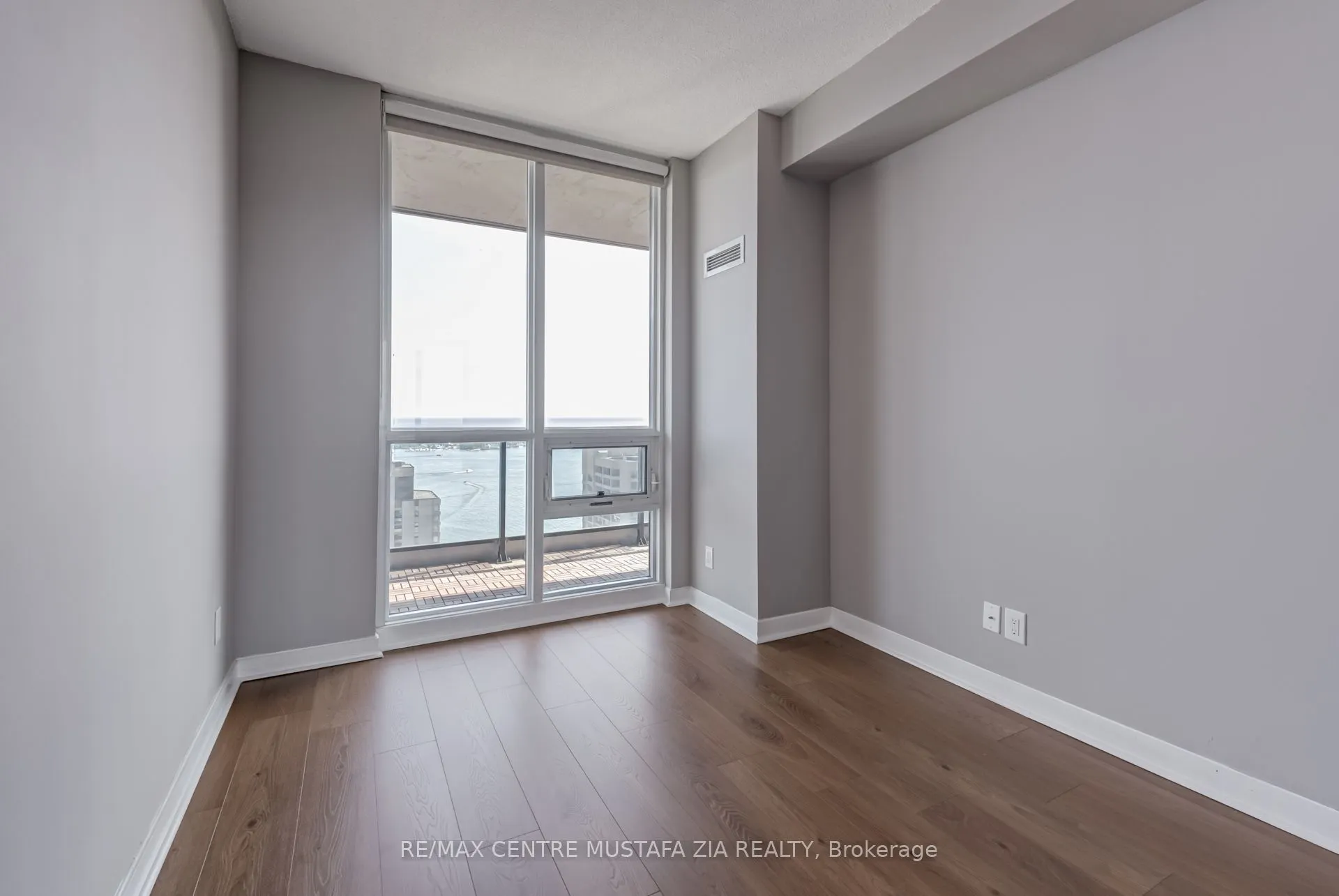 33 Bay Street, #4110
