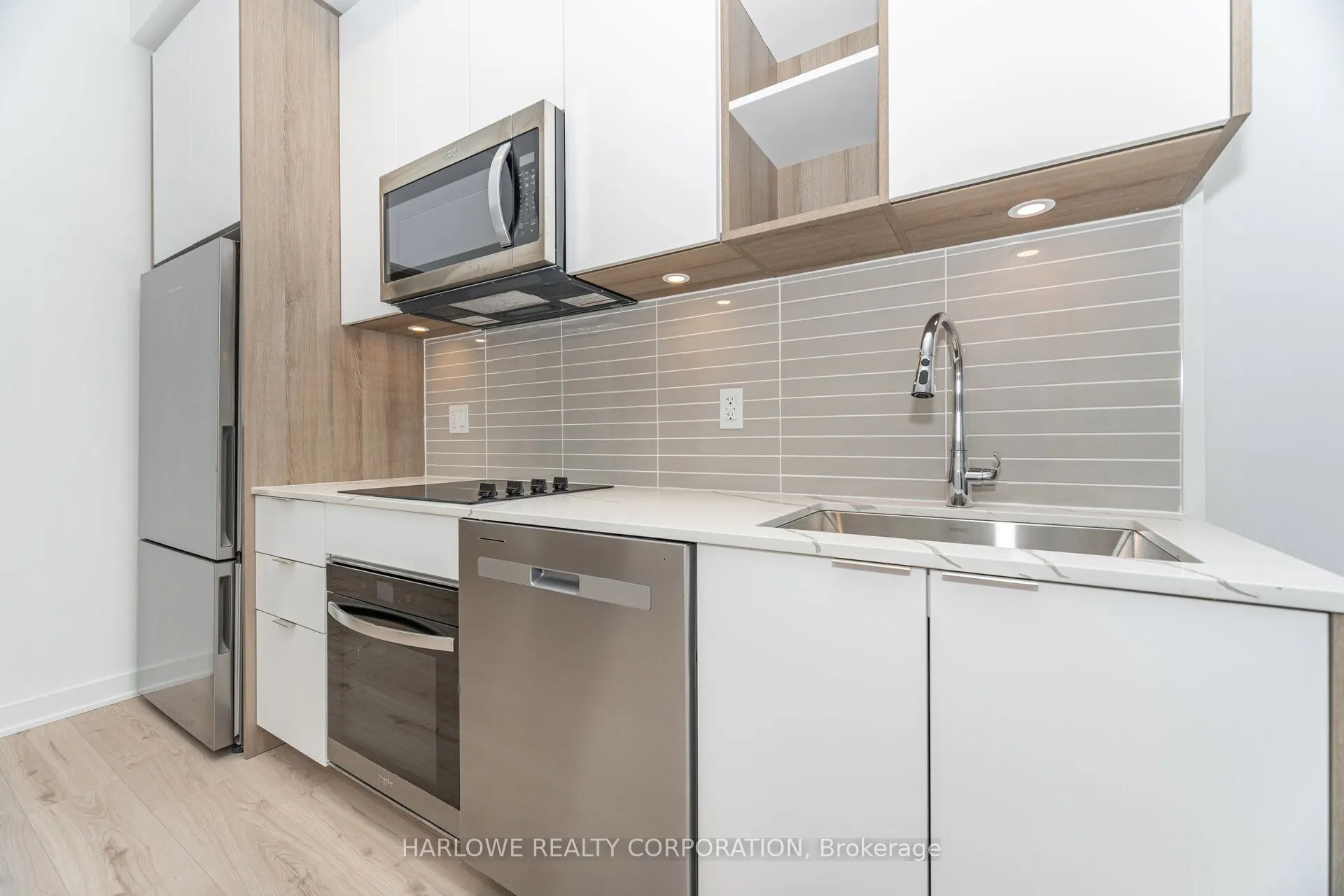 543 Richmond Street W, #201