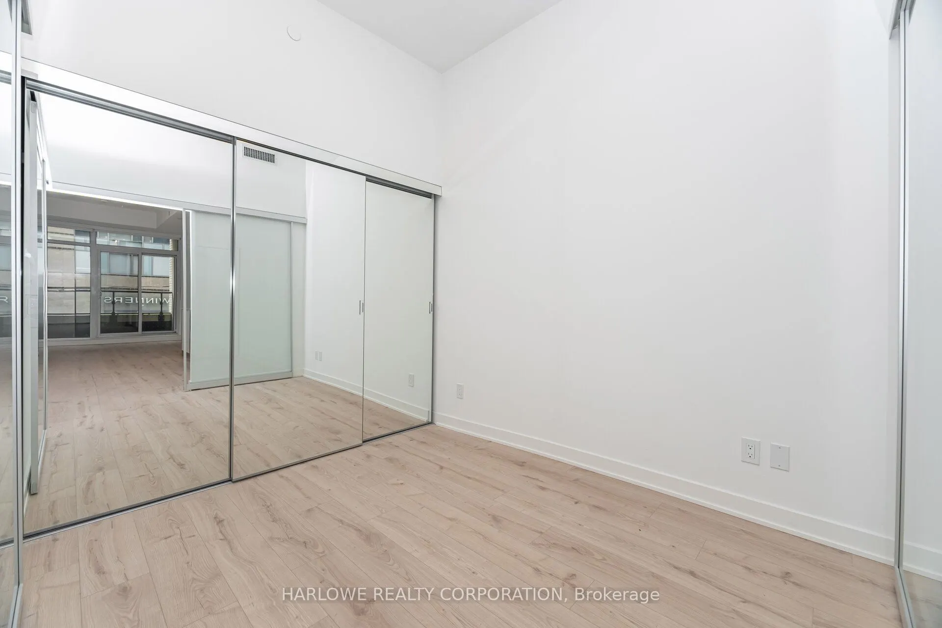 543 Richmond Street W, #201