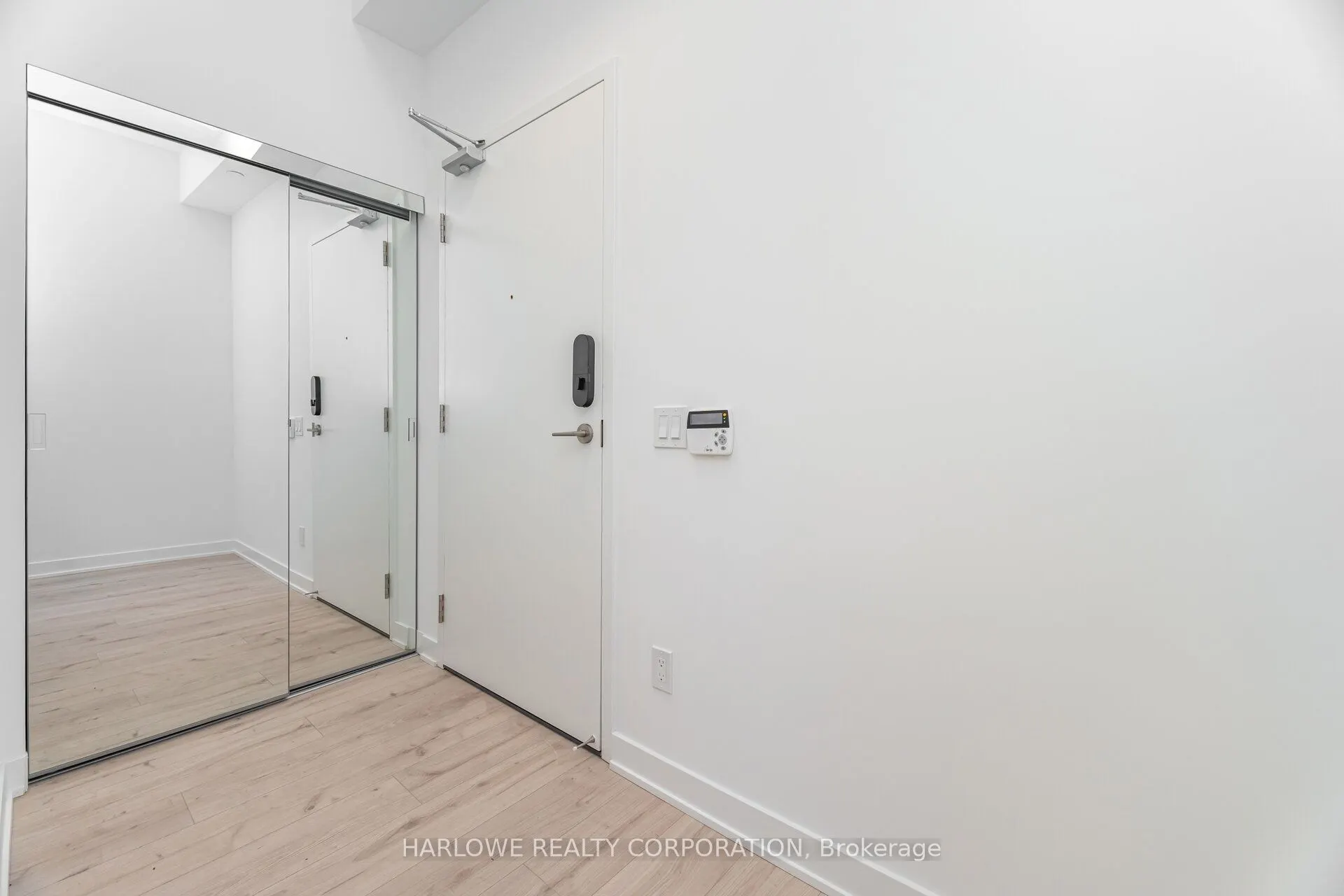 543 Richmond Street W, #201