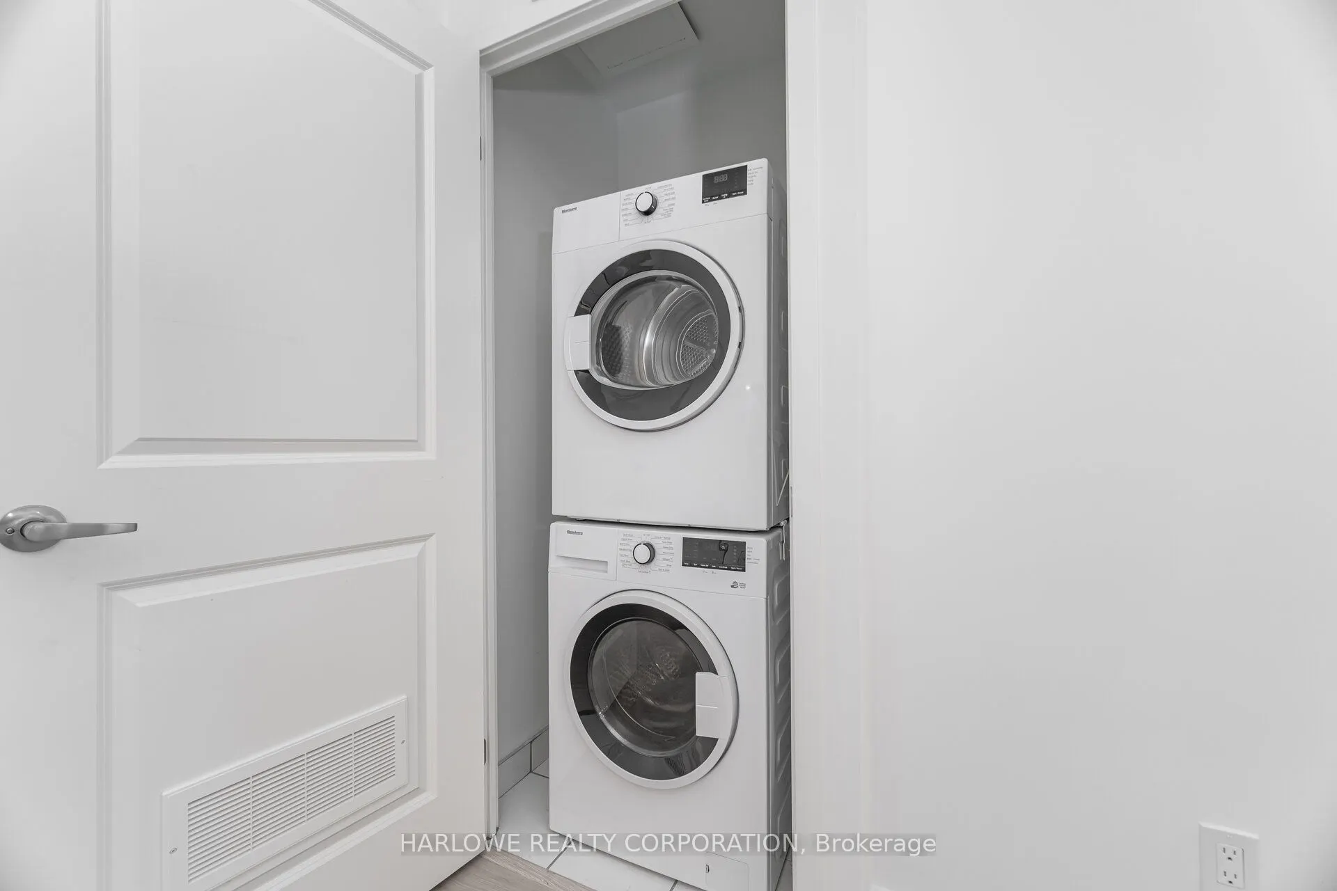 543 Richmond Street W, #201