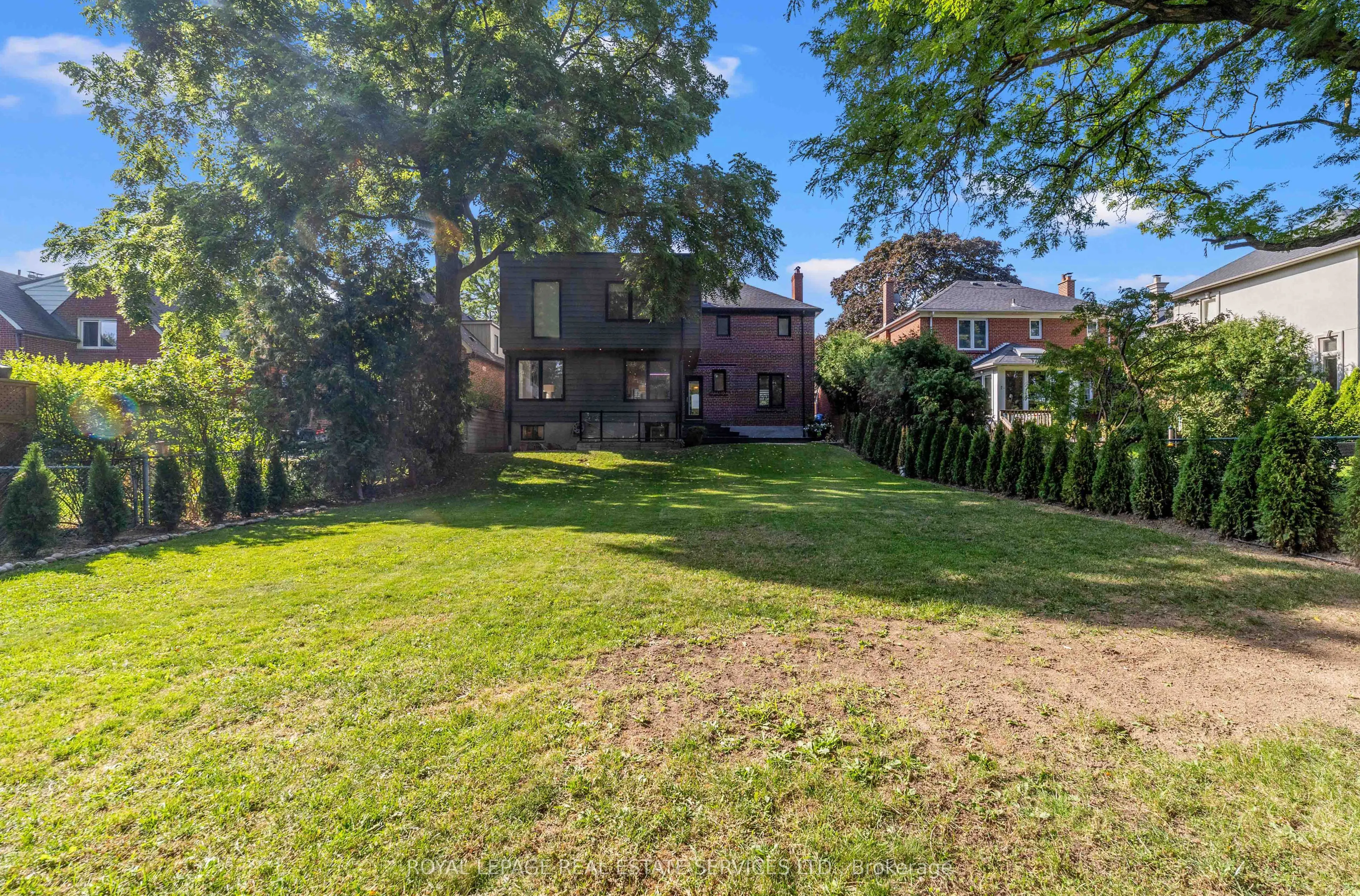 12 Armour Boulevard