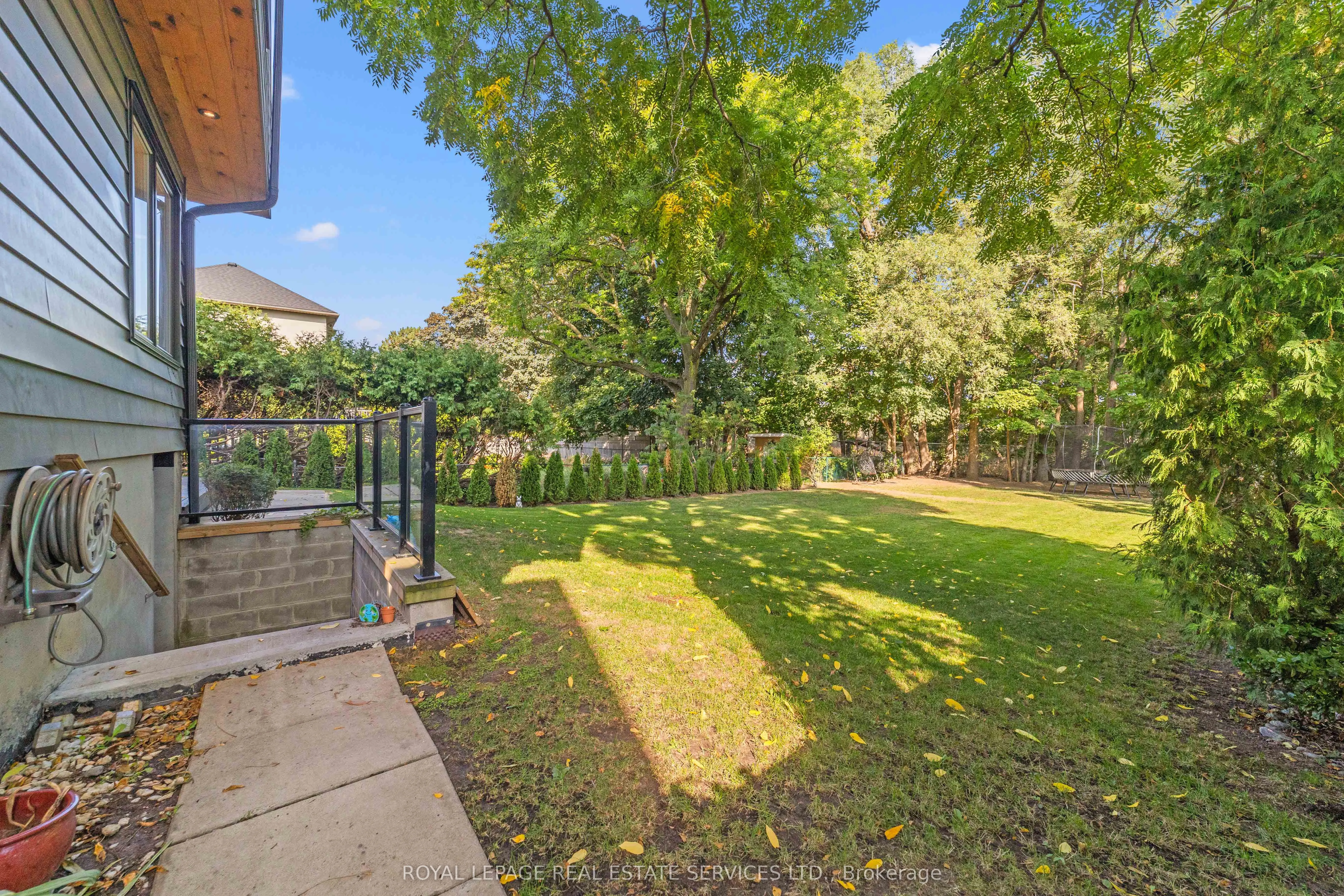 12 Armour Boulevard