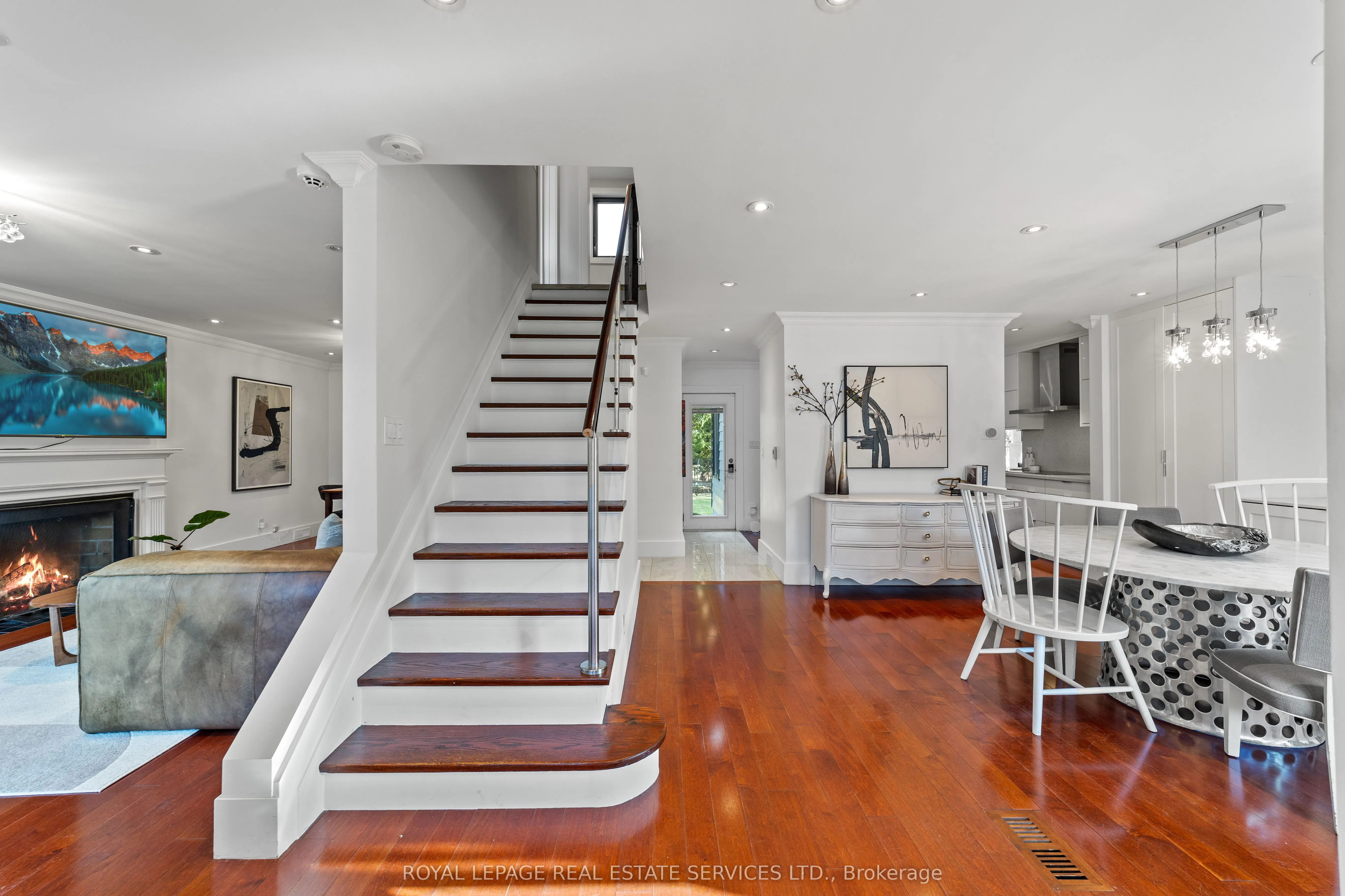 12 Armour Boulevard