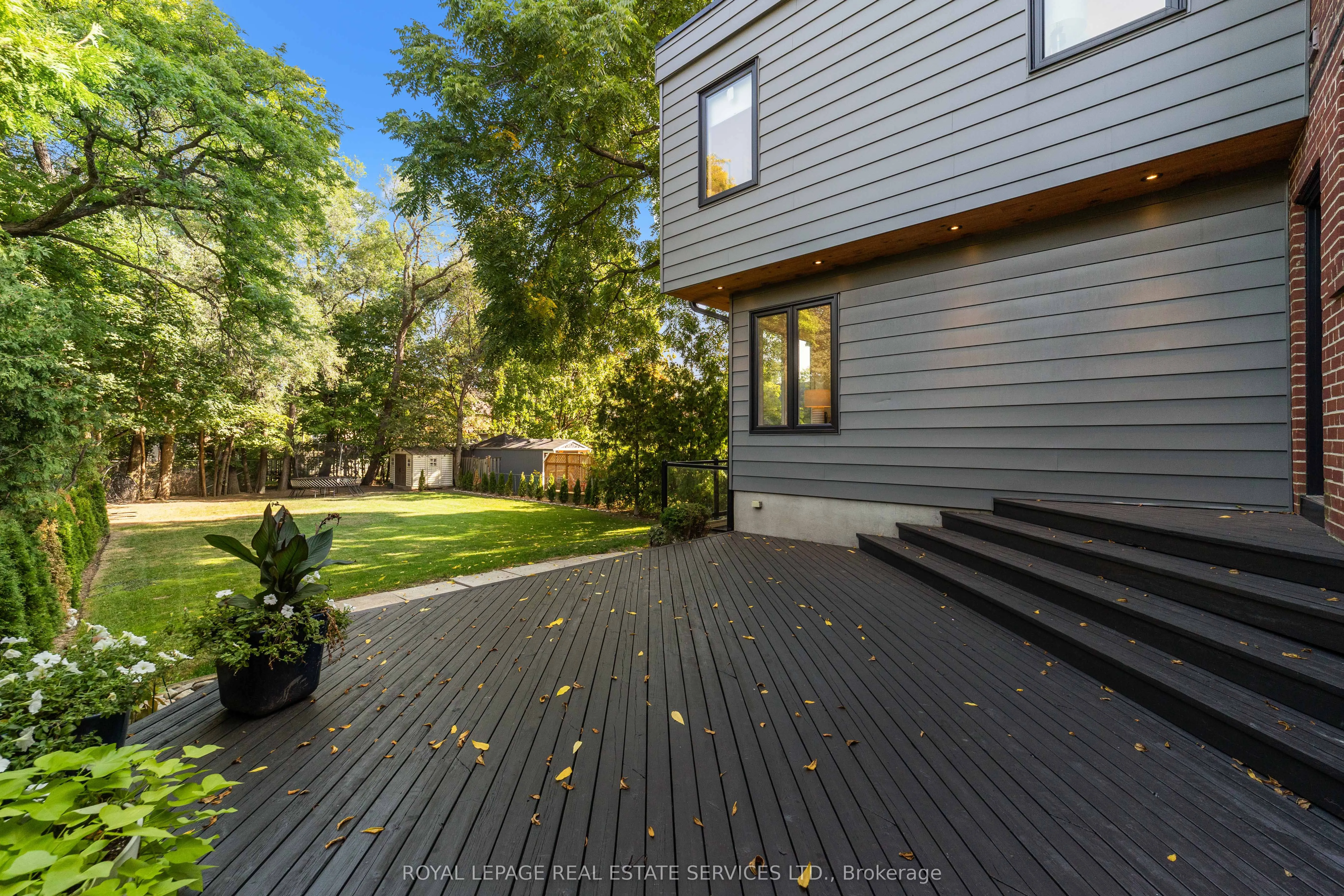 12 Armour Boulevard
