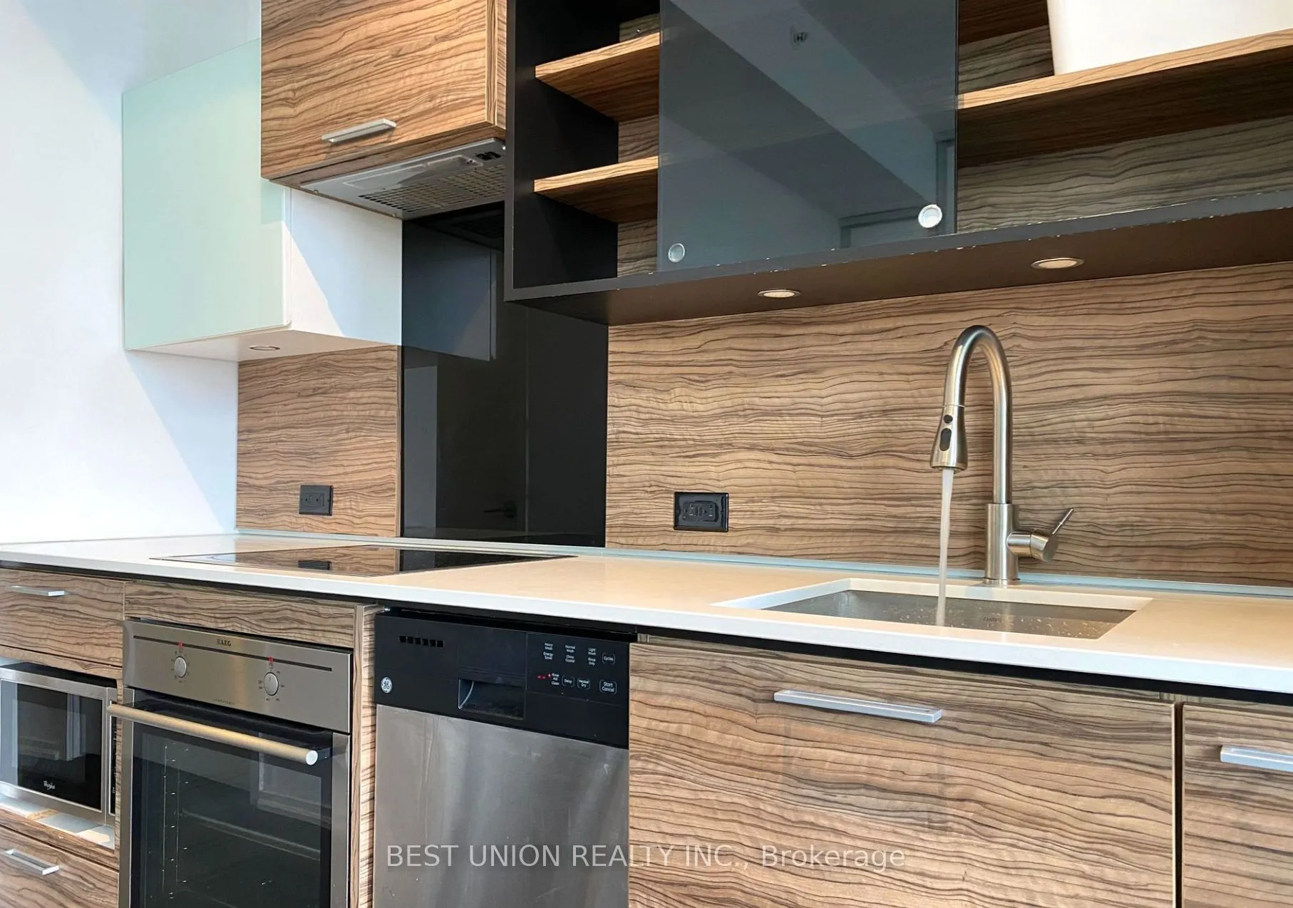 75 St Nicholas Street, #1803