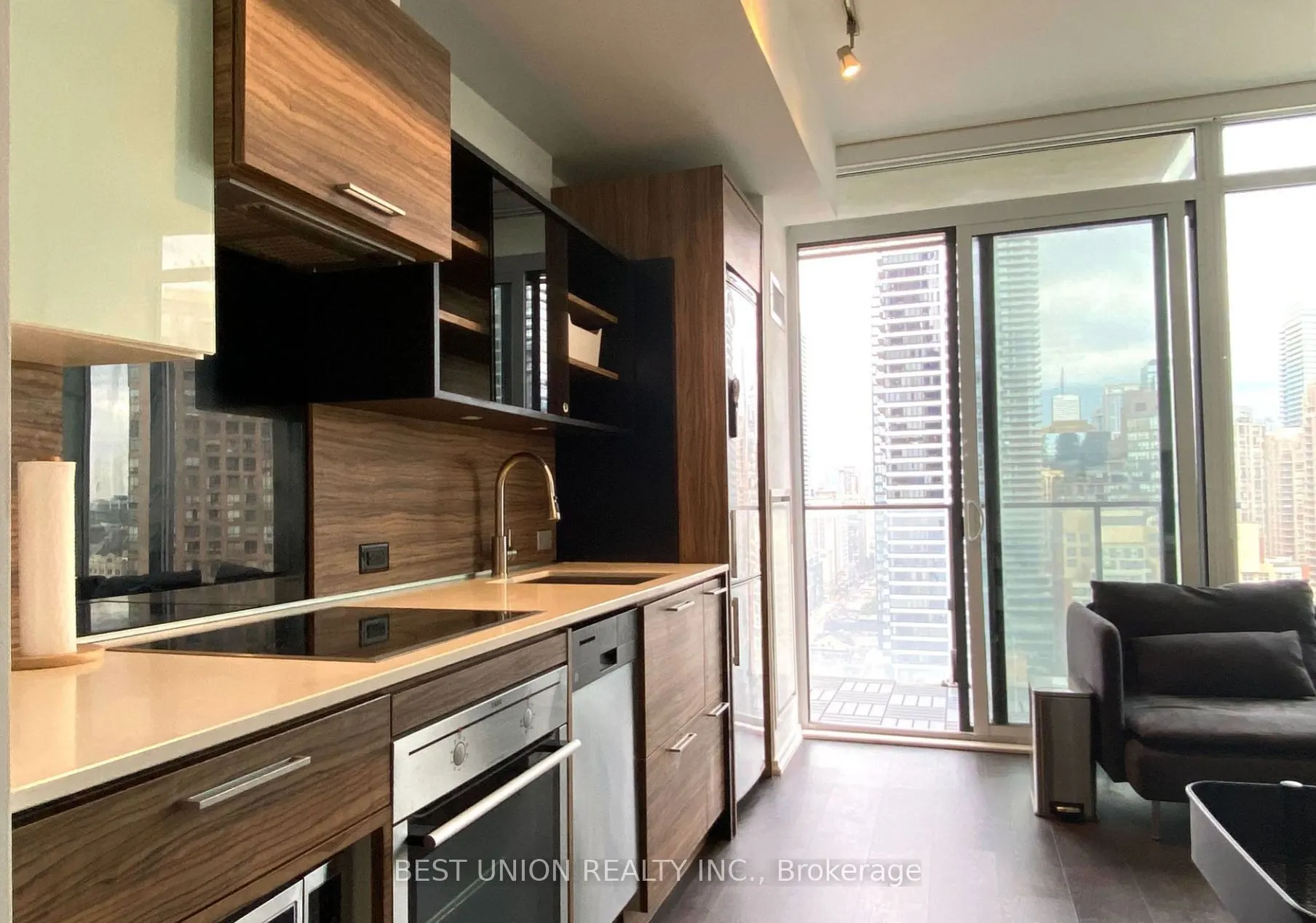 75 St Nicholas Street, #1803
