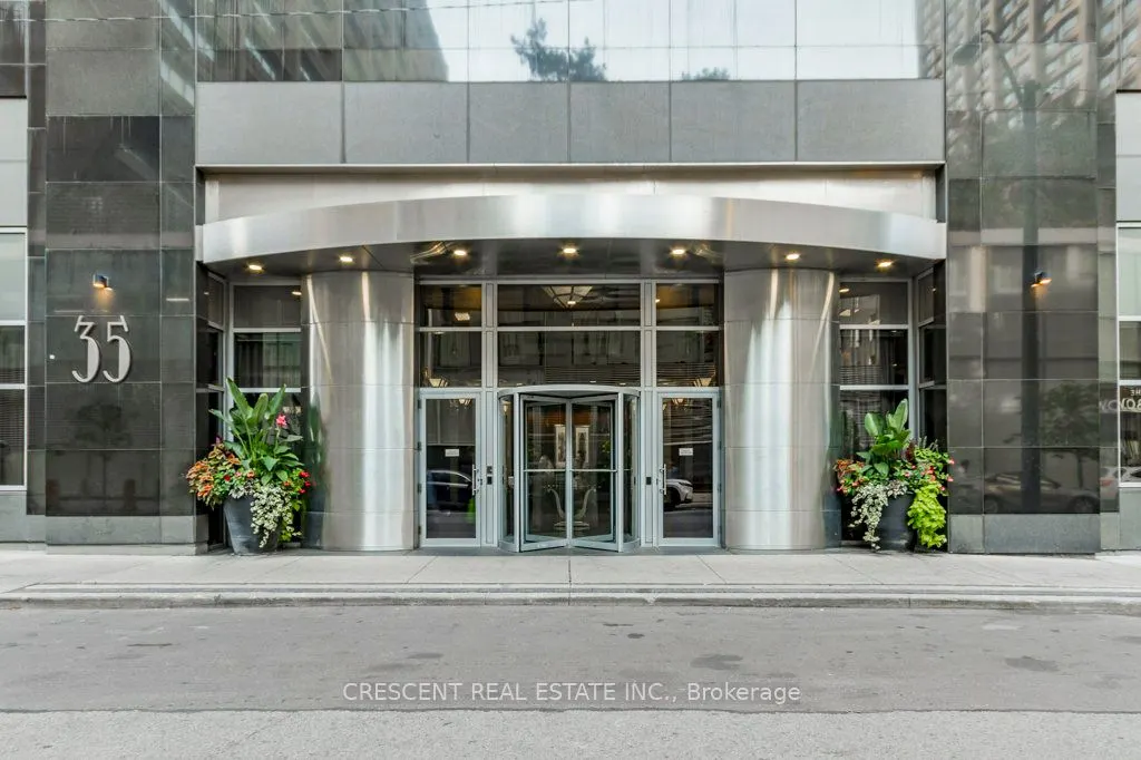 35 Balmuto Street, #701