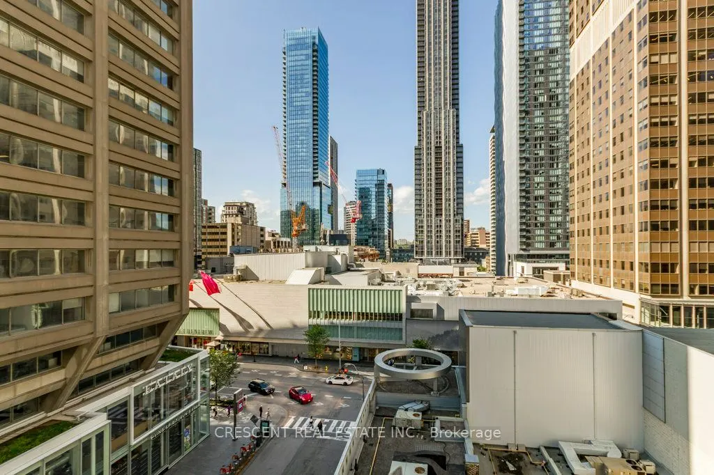 35 Balmuto Street, #701