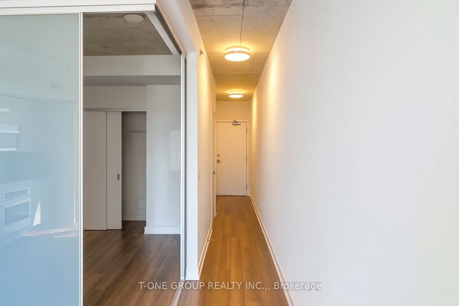 210 Simcoe Street, #2210