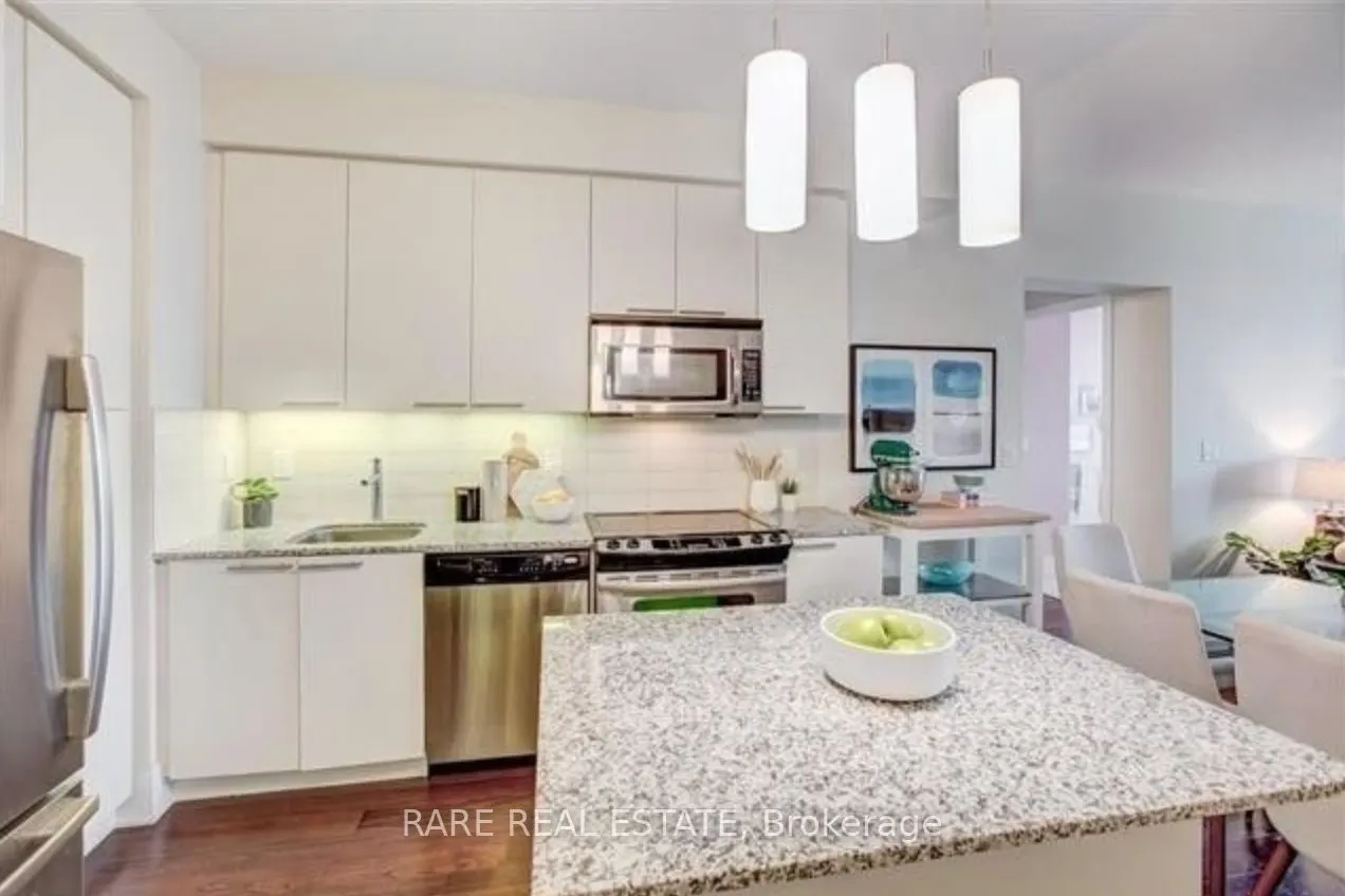 70 Roehampton Avenue, #1322