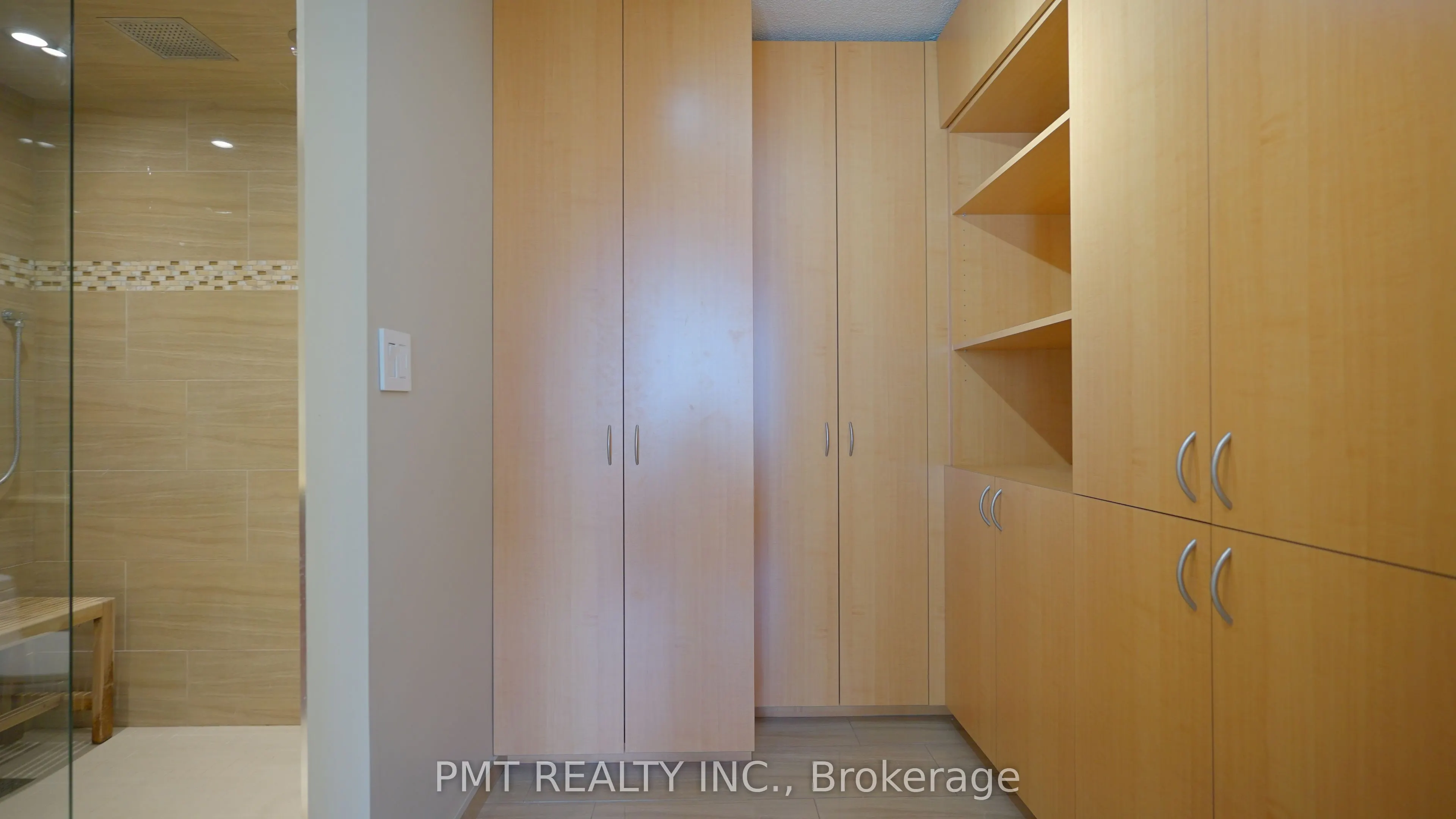 86 Gerrard Street E, #10B