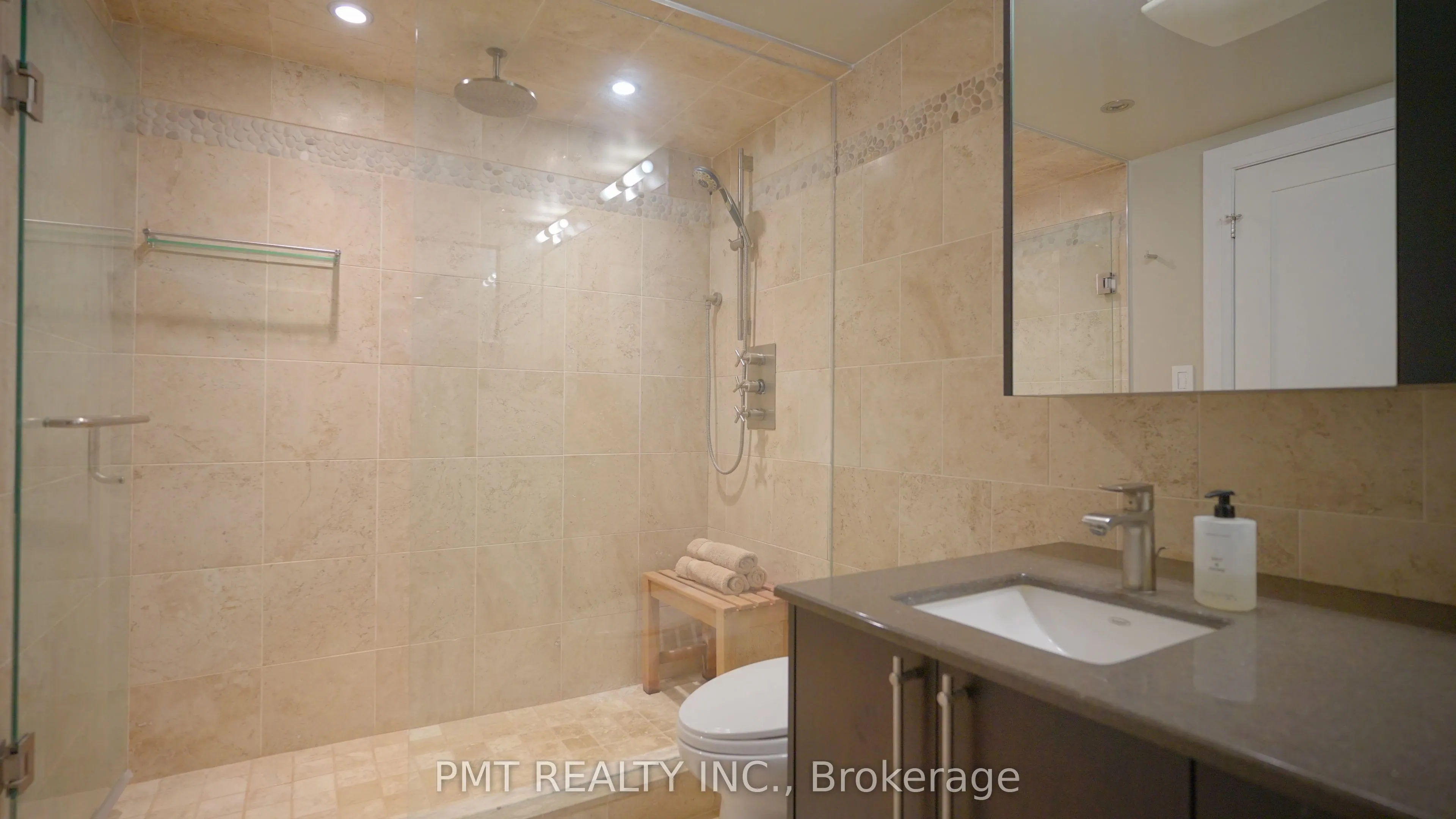 86 Gerrard Street E, #10B