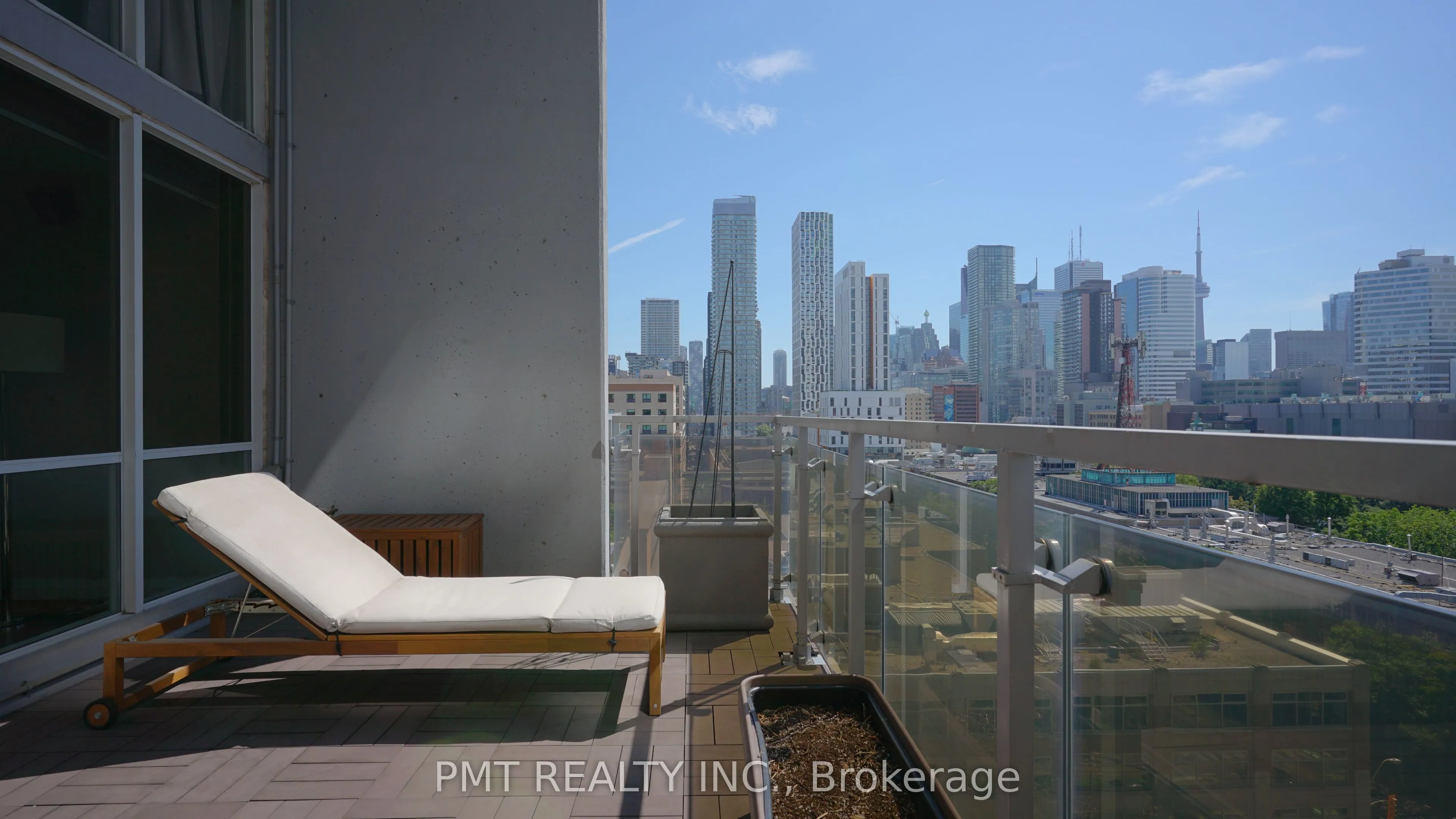 86 Gerrard Street E, #10B