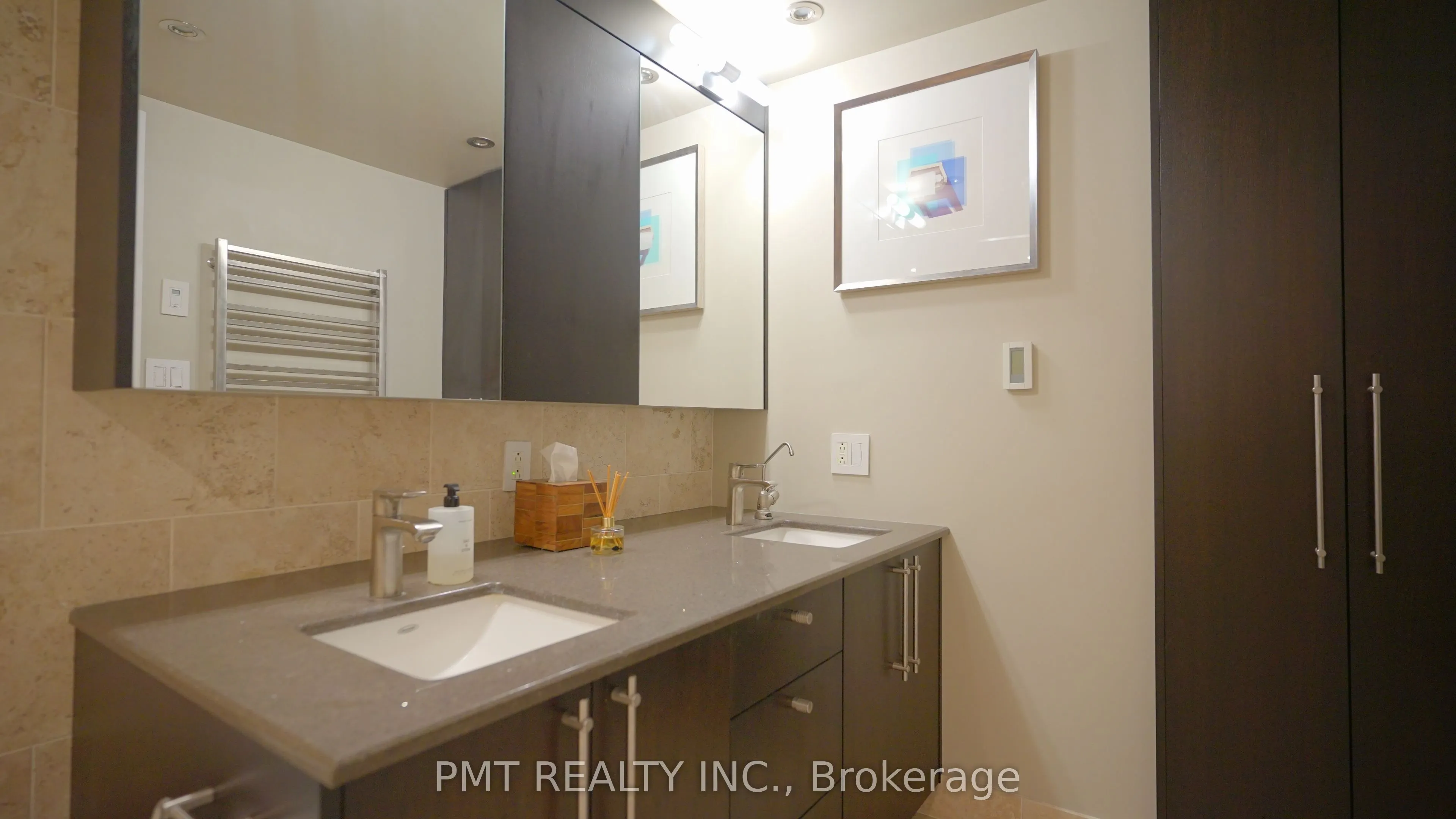 86 Gerrard Street E, #10B