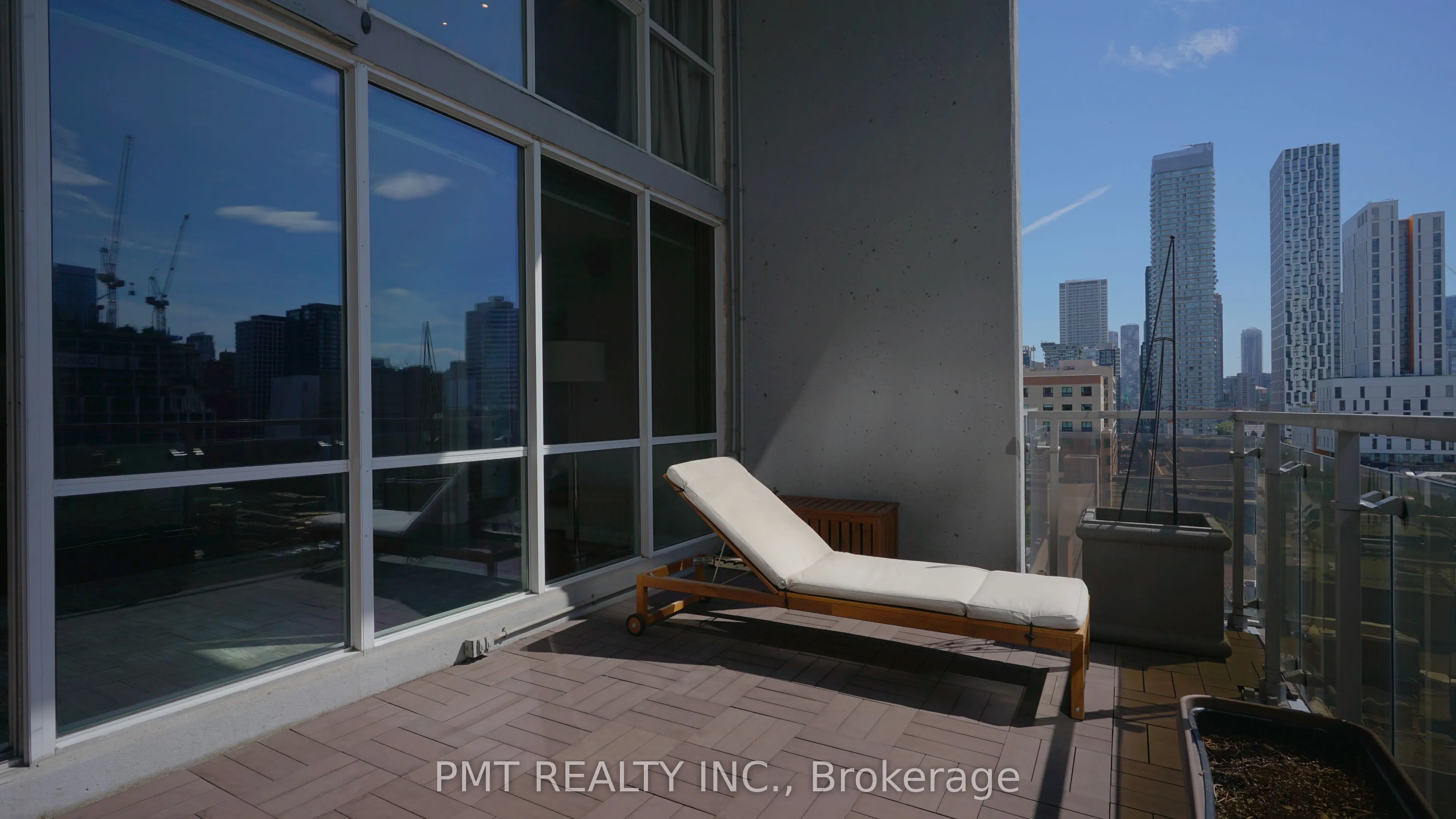86 Gerrard Street E, #10B