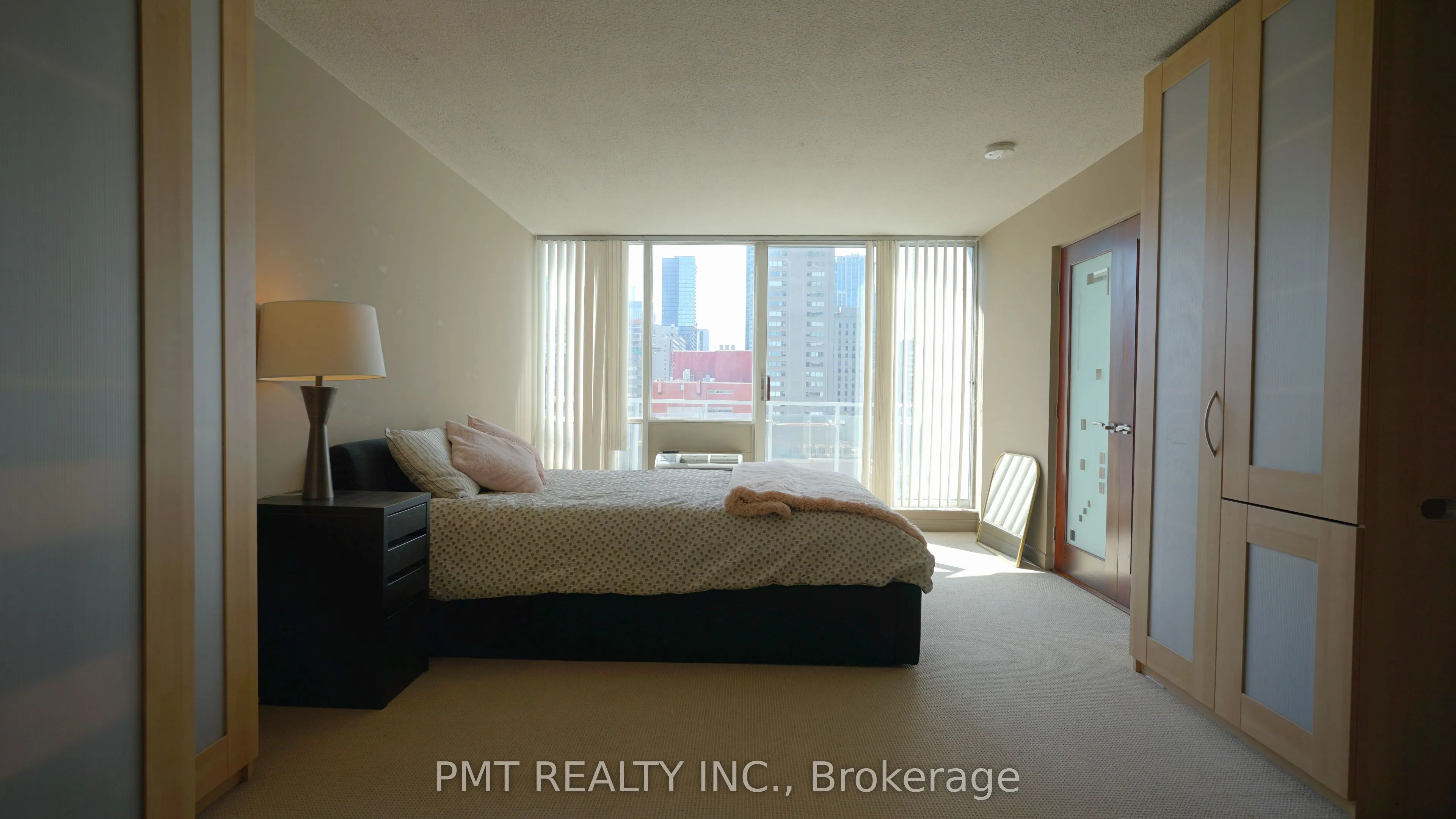 86 Gerrard Street E, #10B