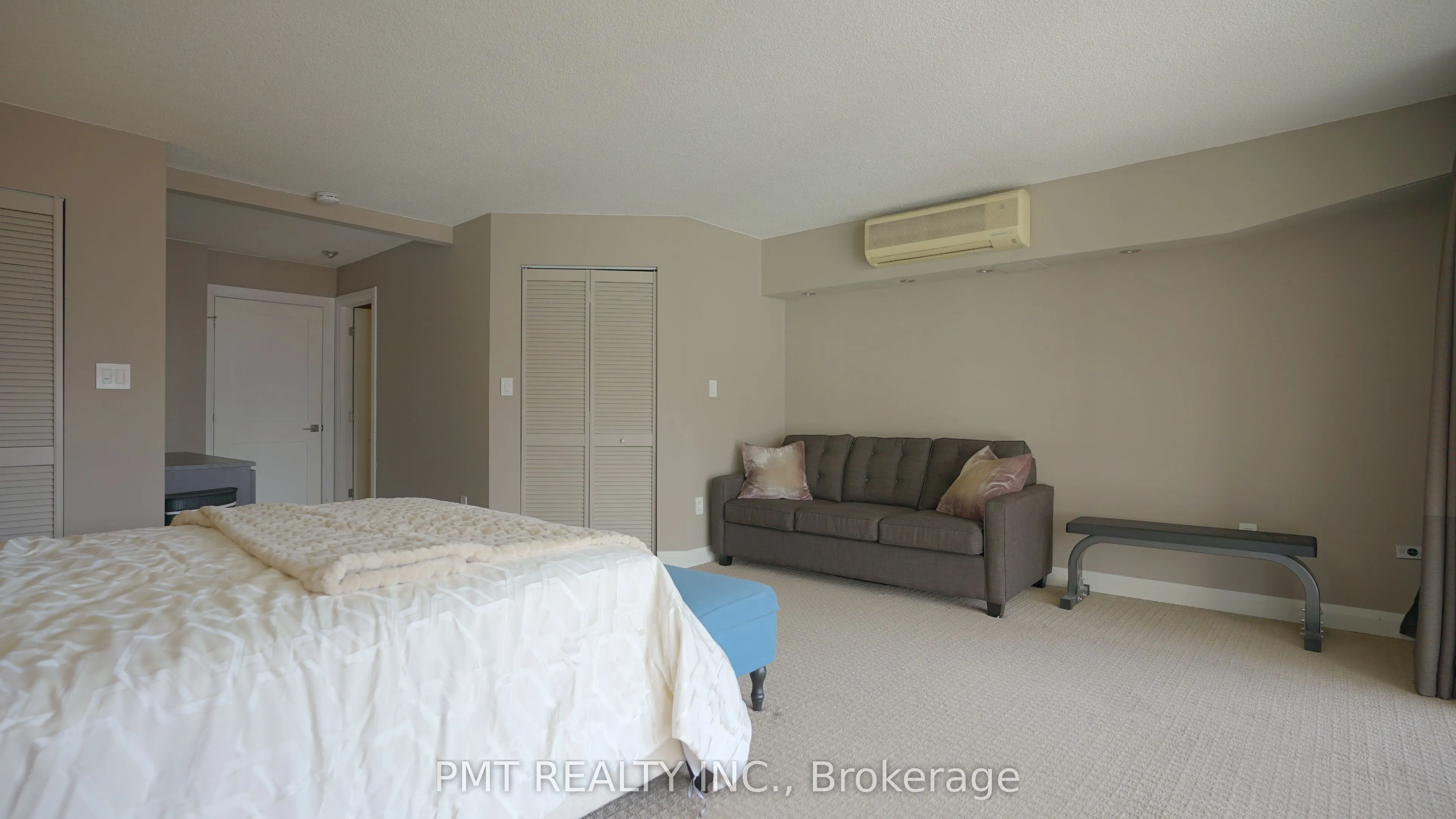86 Gerrard Street E, #10B