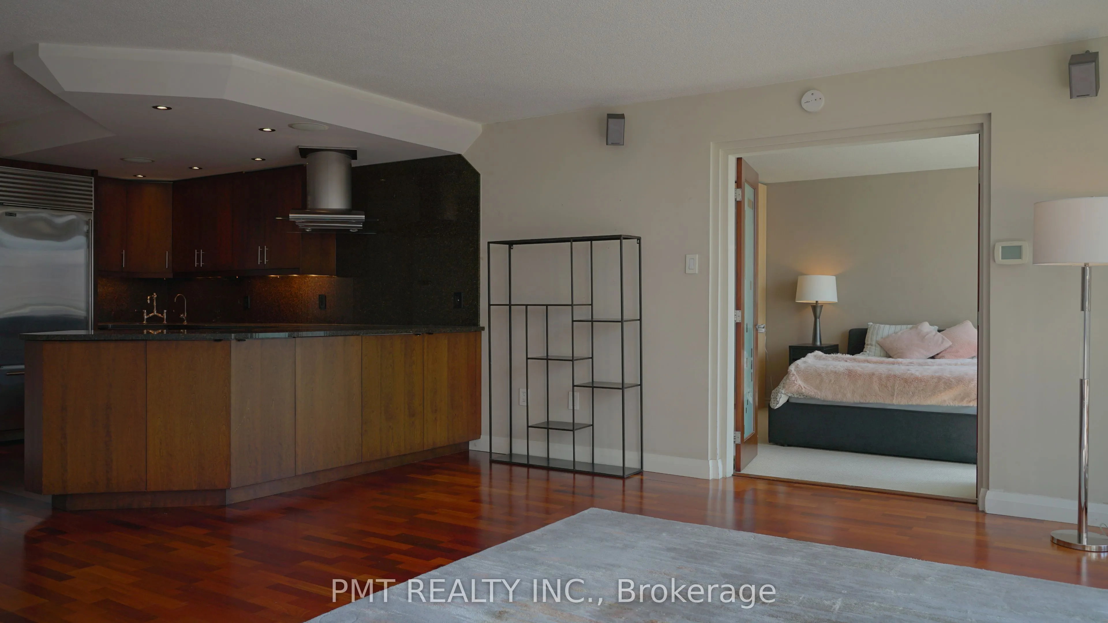 86 Gerrard Street E, #10B