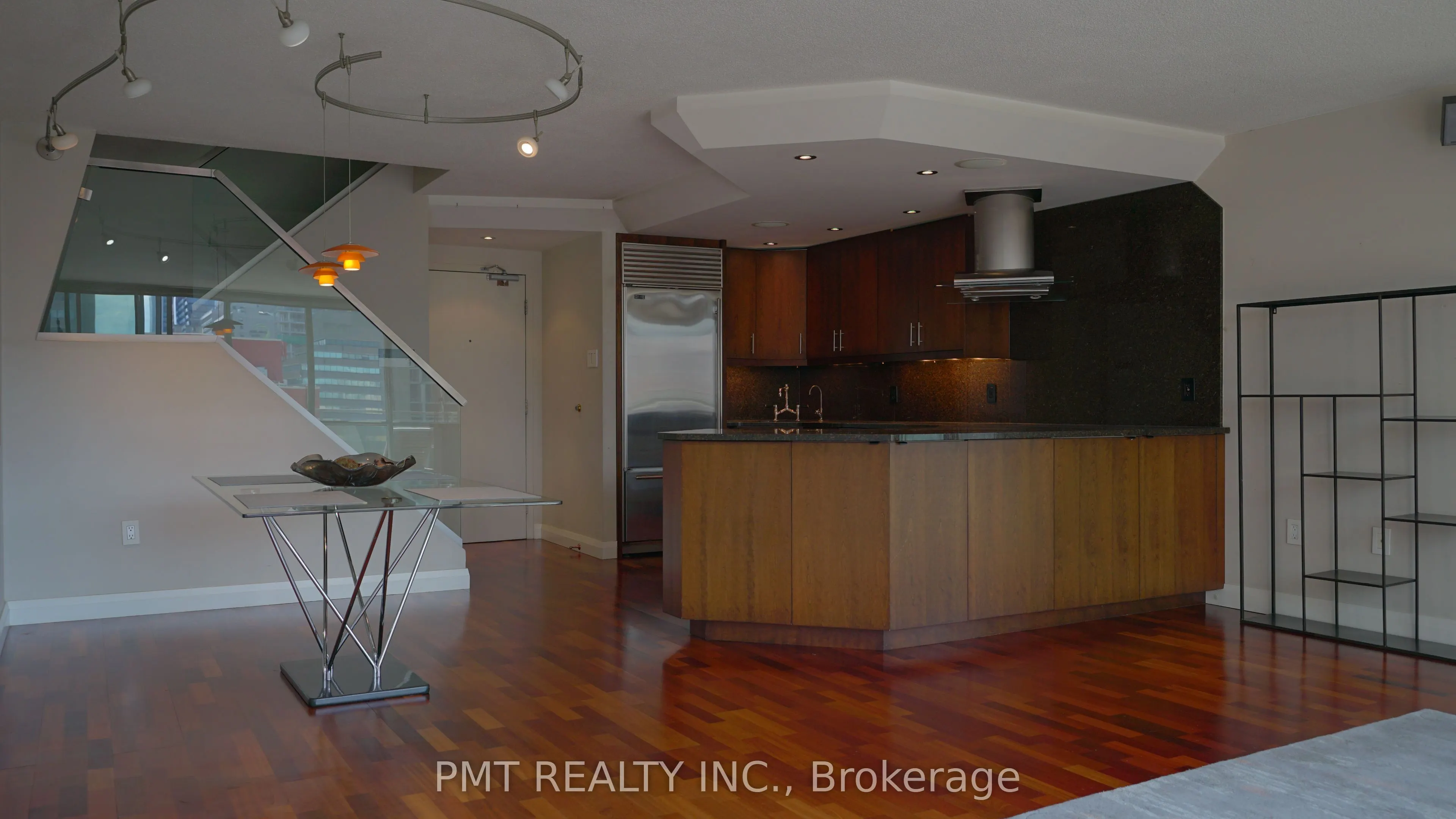86 Gerrard Street E, #10B