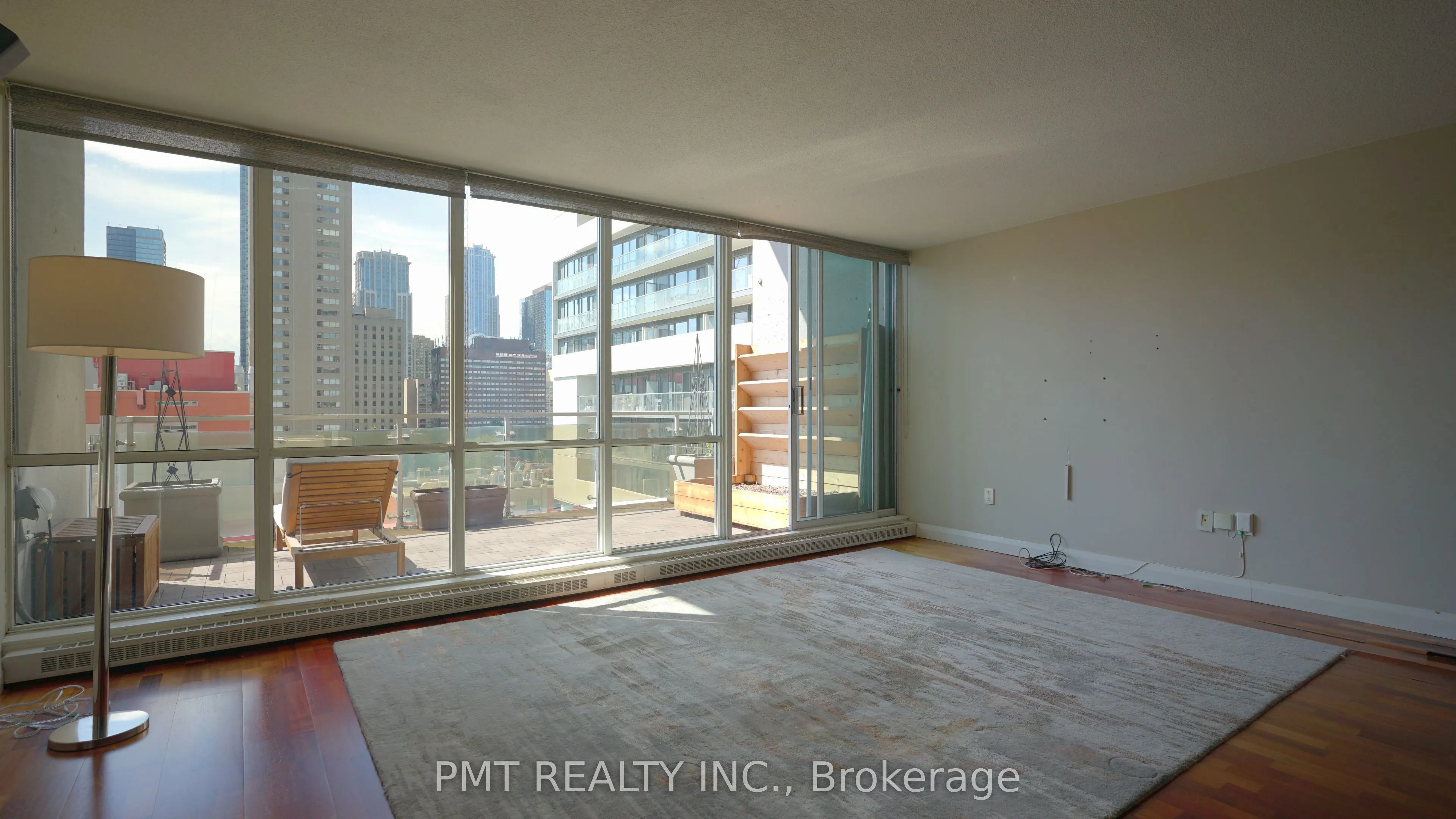 86 Gerrard Street E, #10B