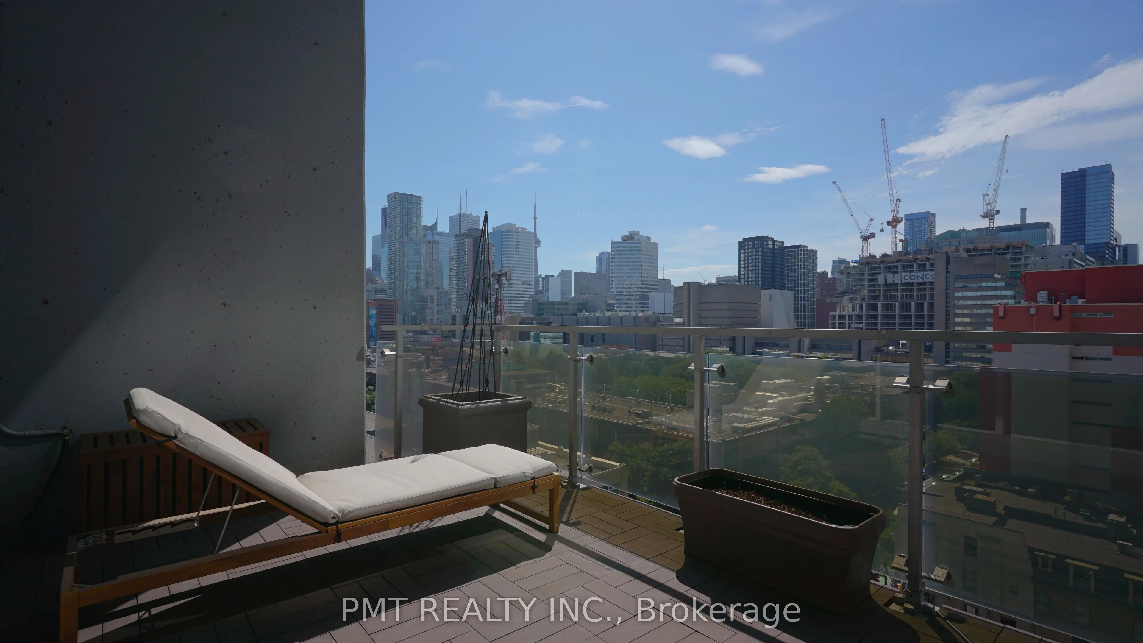 86 Gerrard Street E, #10B