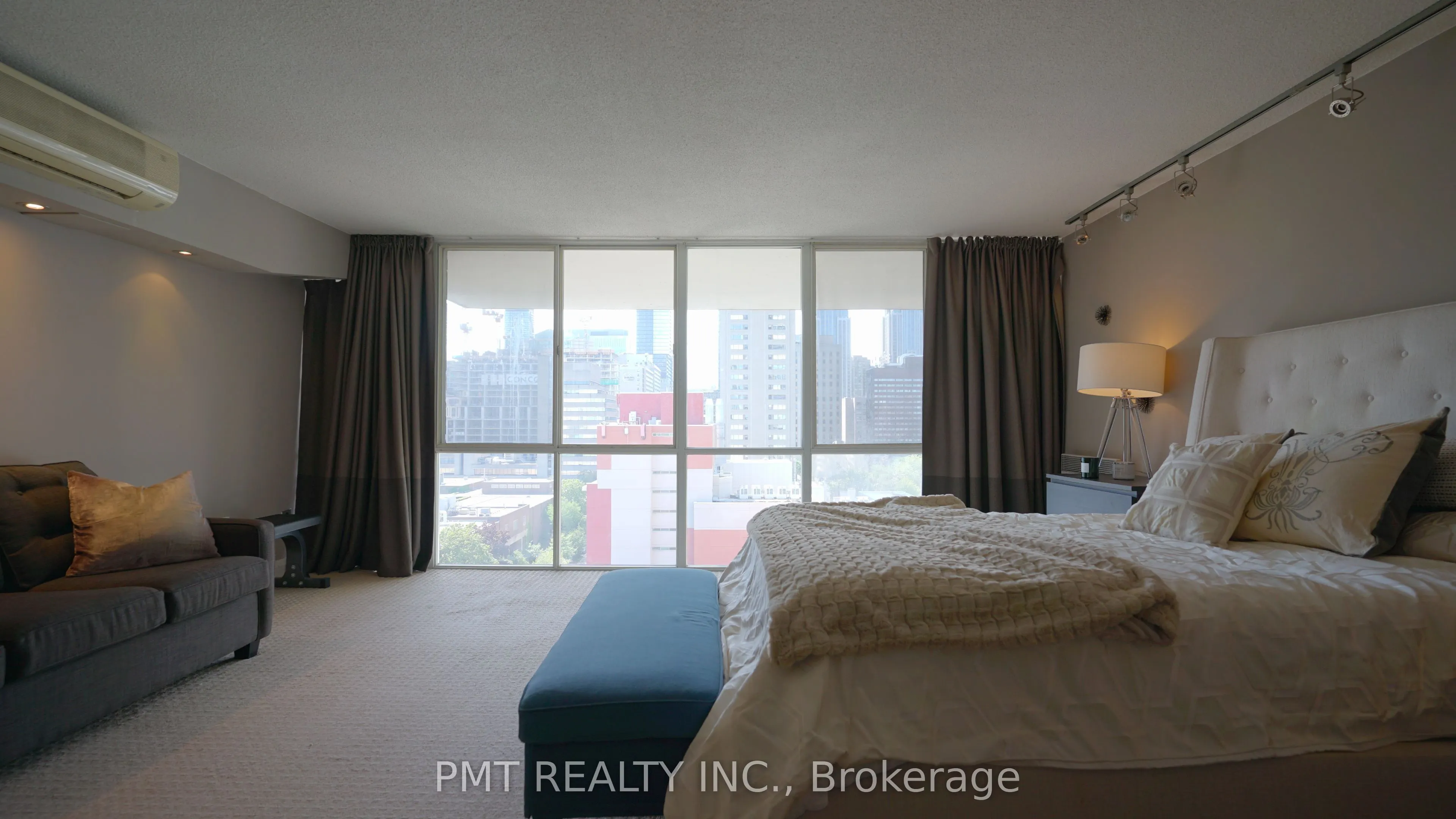 86 Gerrard Street E, #10B