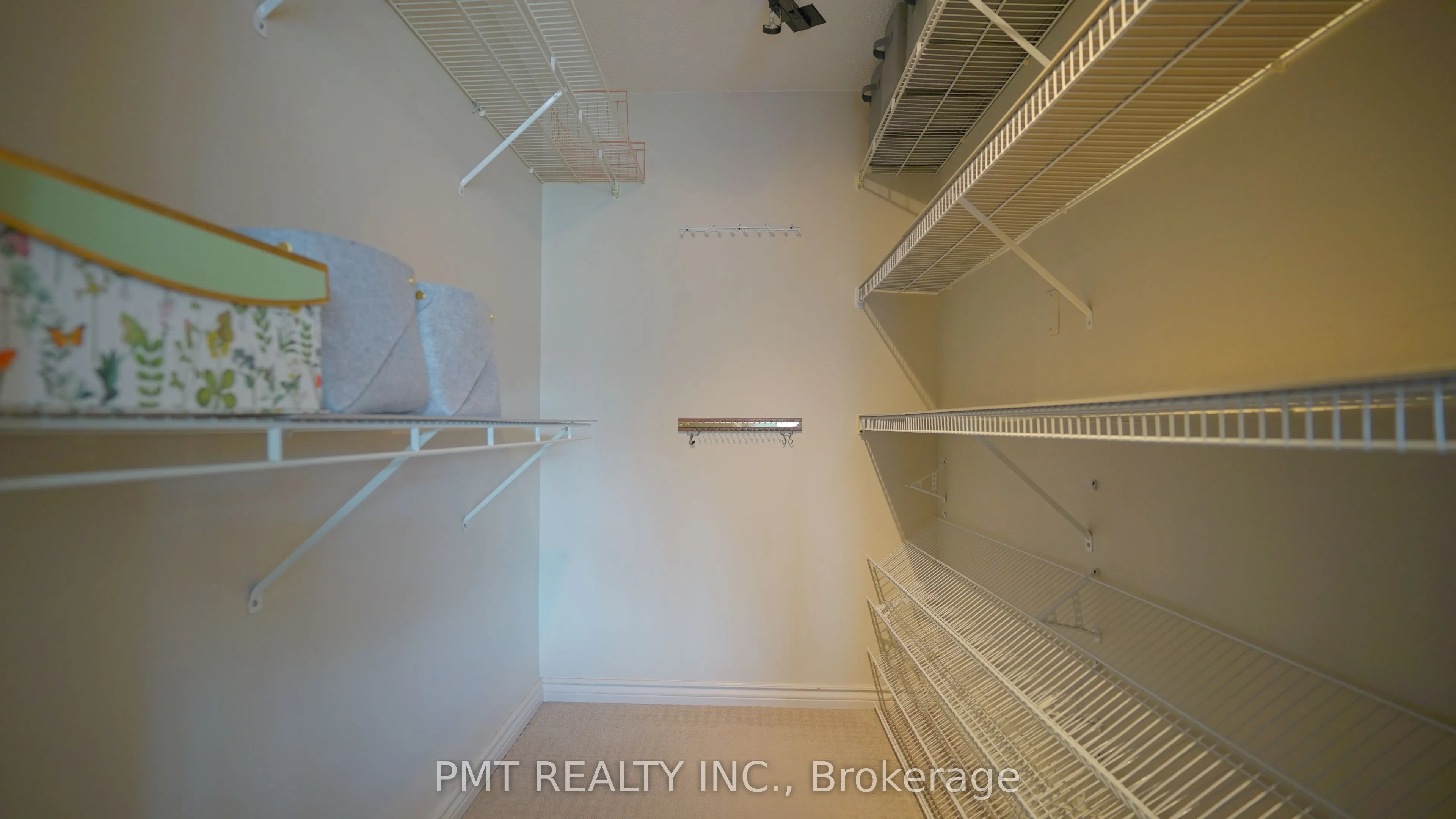 86 Gerrard Street E, #10B