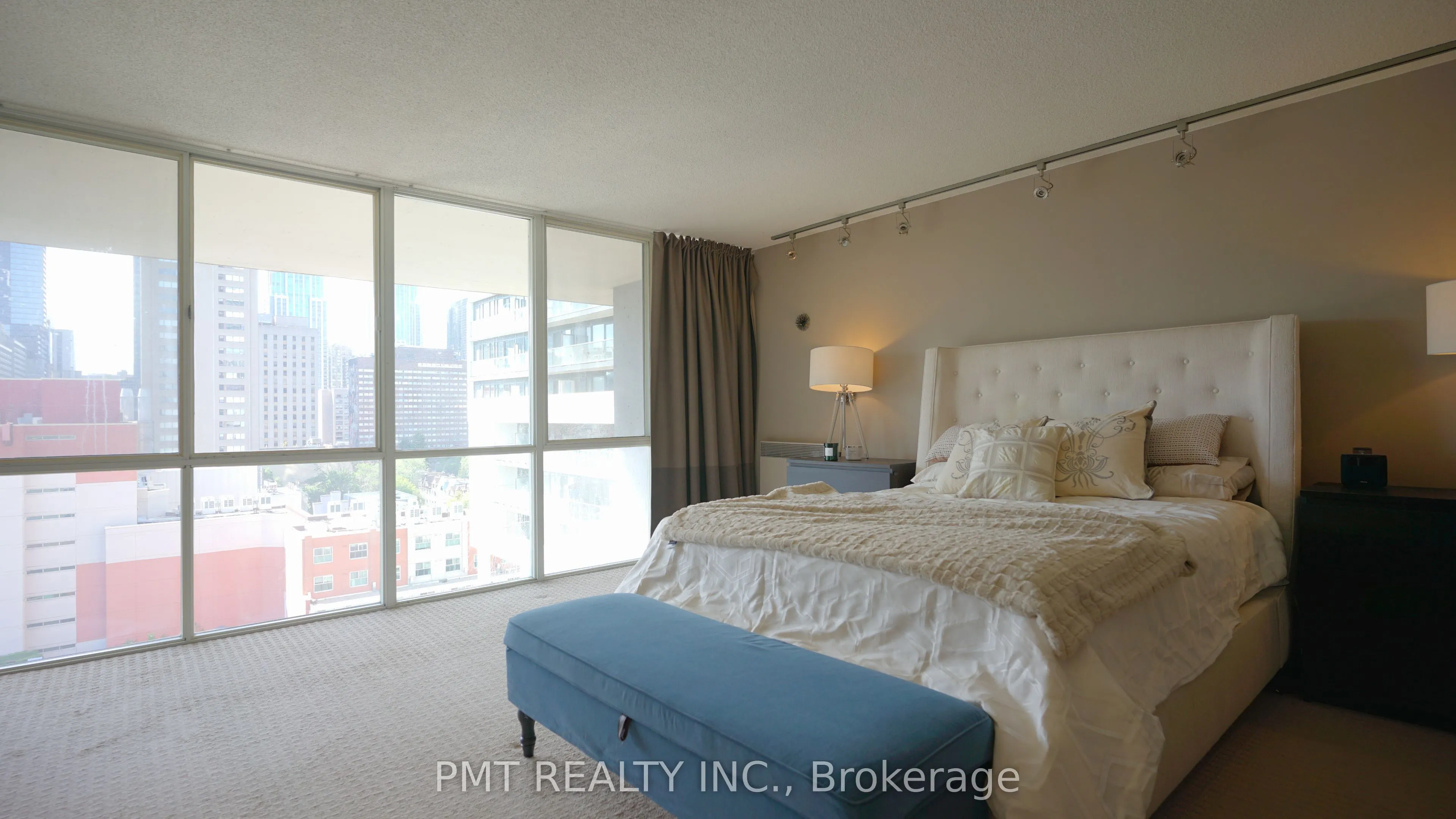 86 Gerrard Street E, #10B