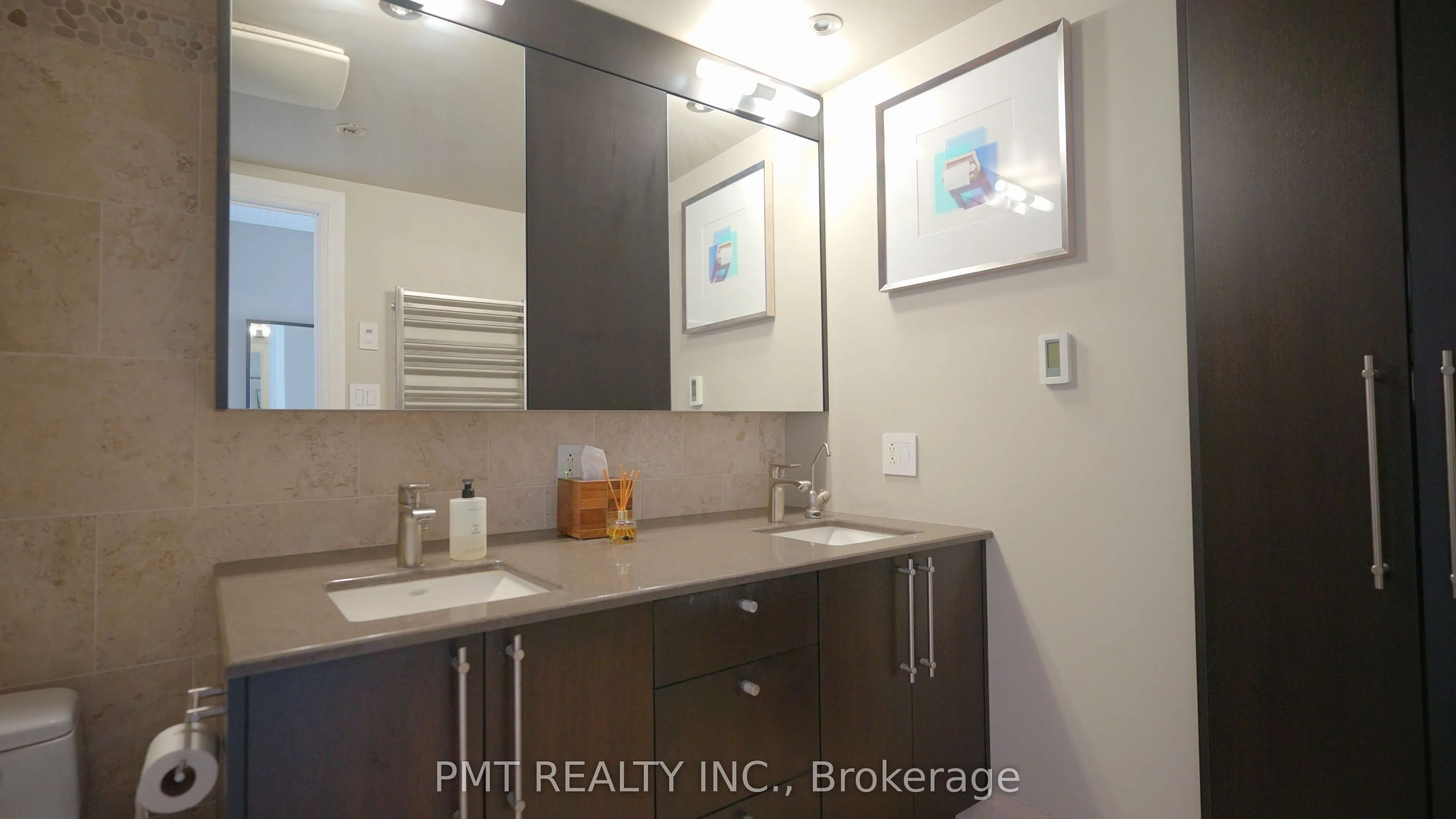 86 Gerrard Street E, #10B