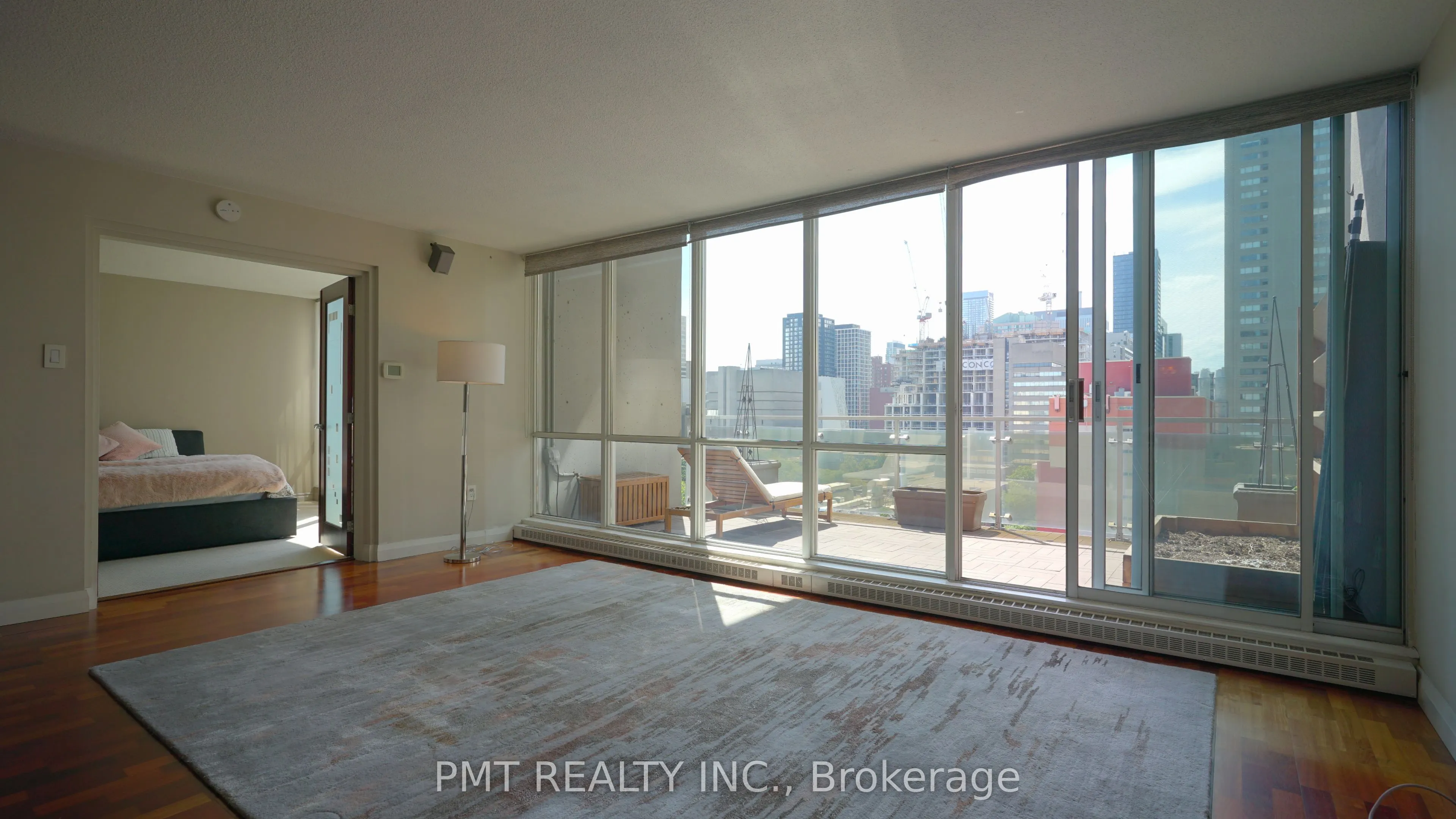 86 Gerrard Street E, #10B