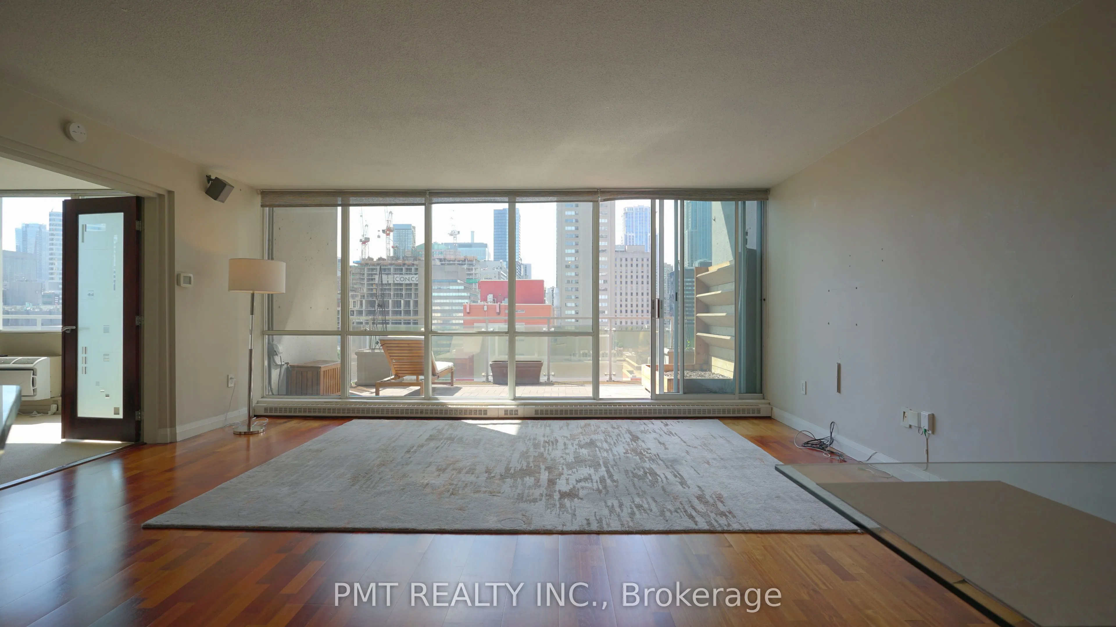 86 Gerrard Street E, #10B