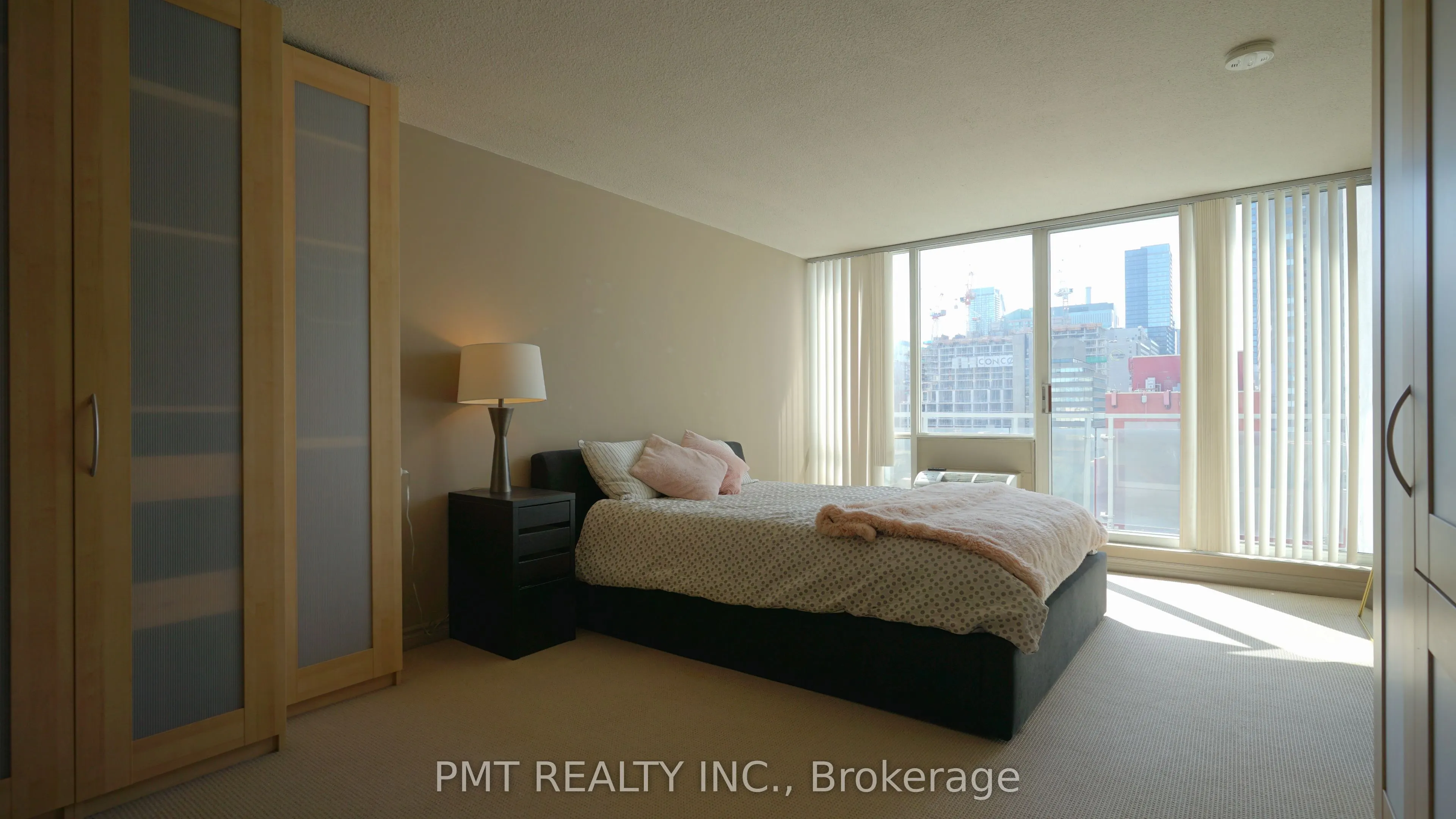 86 Gerrard Street E, #10B