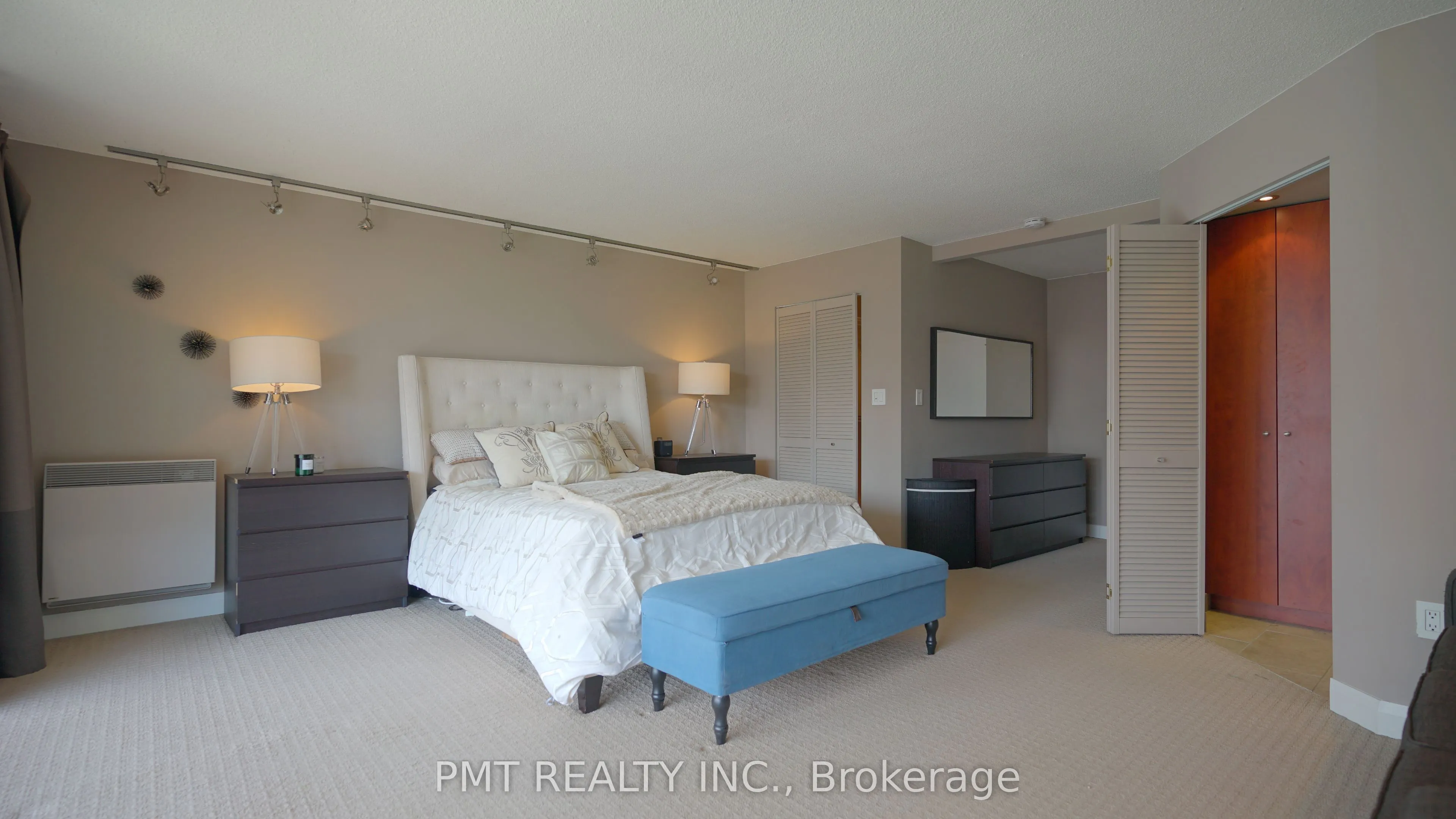 86 Gerrard Street E, #10B