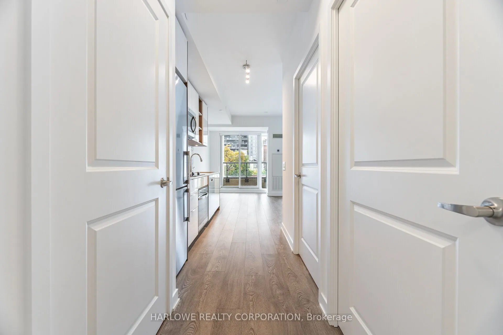 543 Richmond Street W, #320