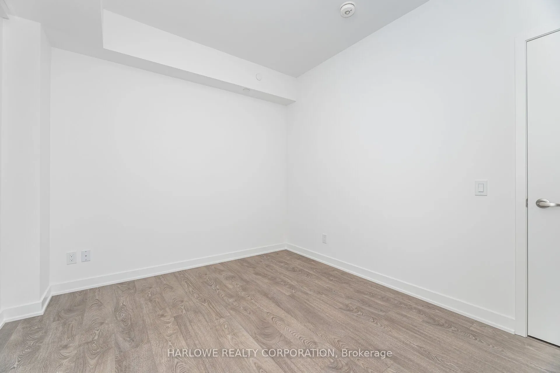 543 Richmond Street W, #320