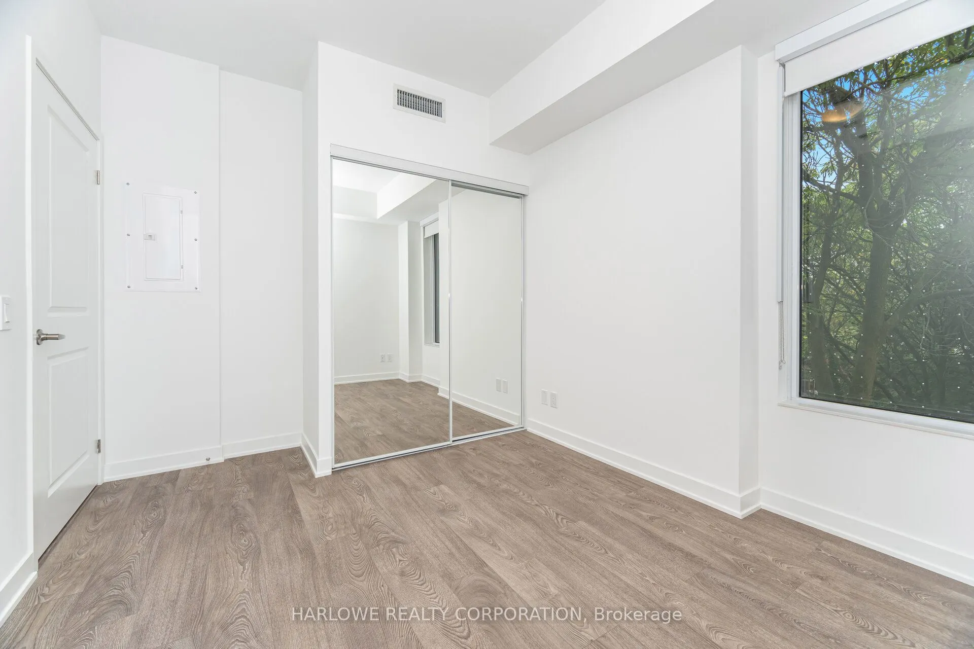 543 Richmond Street W, #320