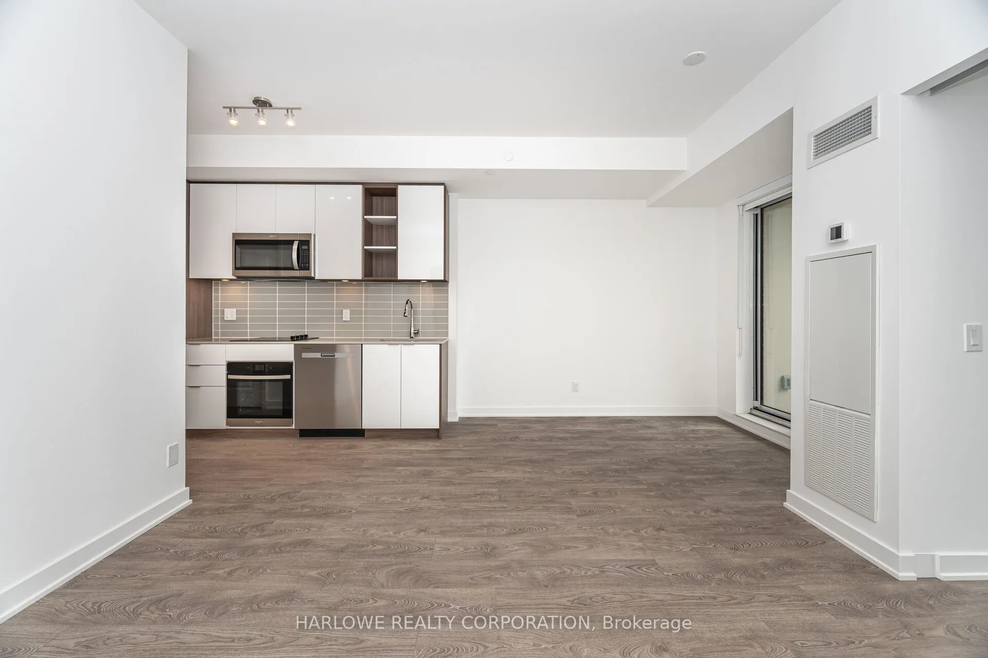 543 Richmond Street W, #320
