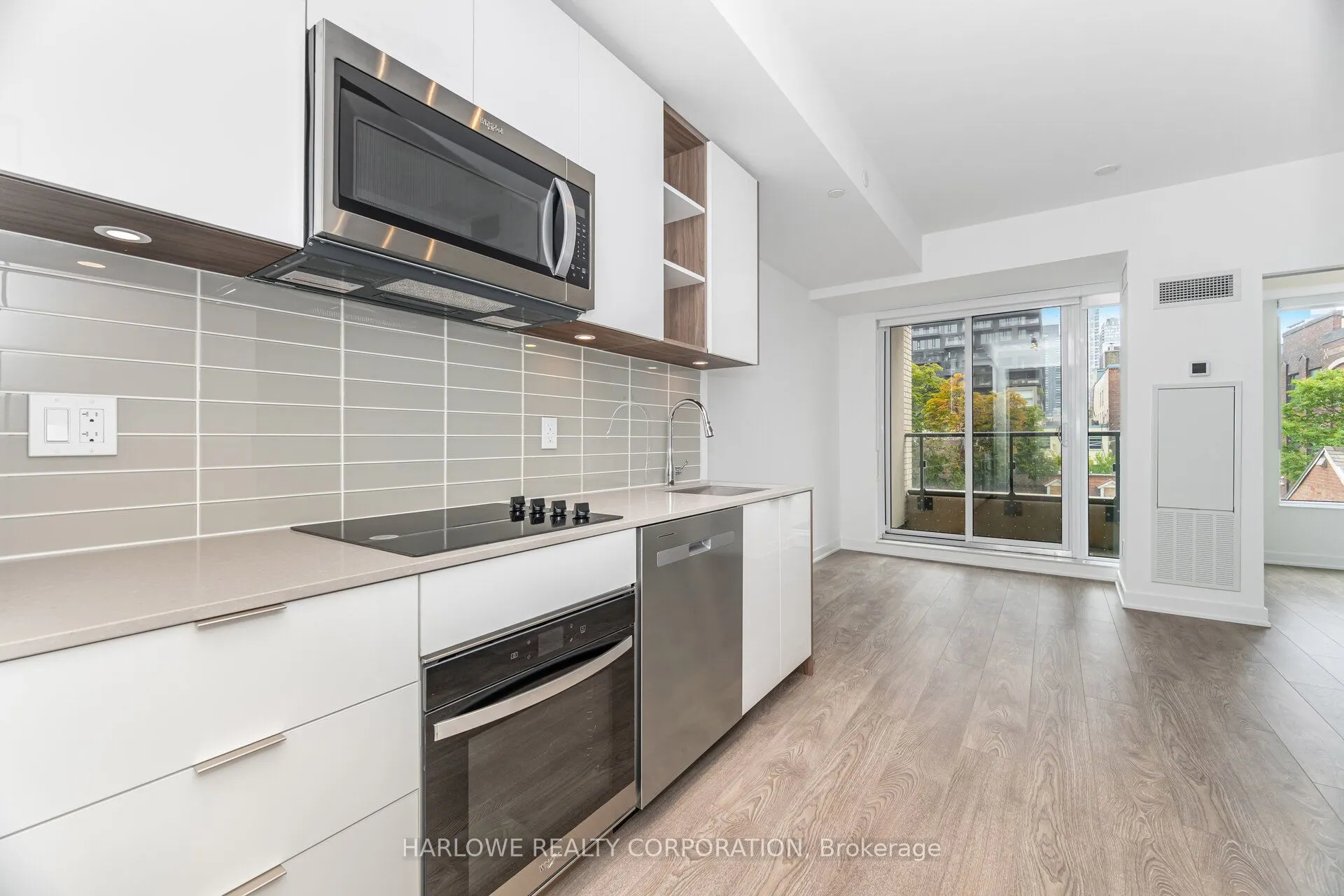 543 Richmond Street W, #320