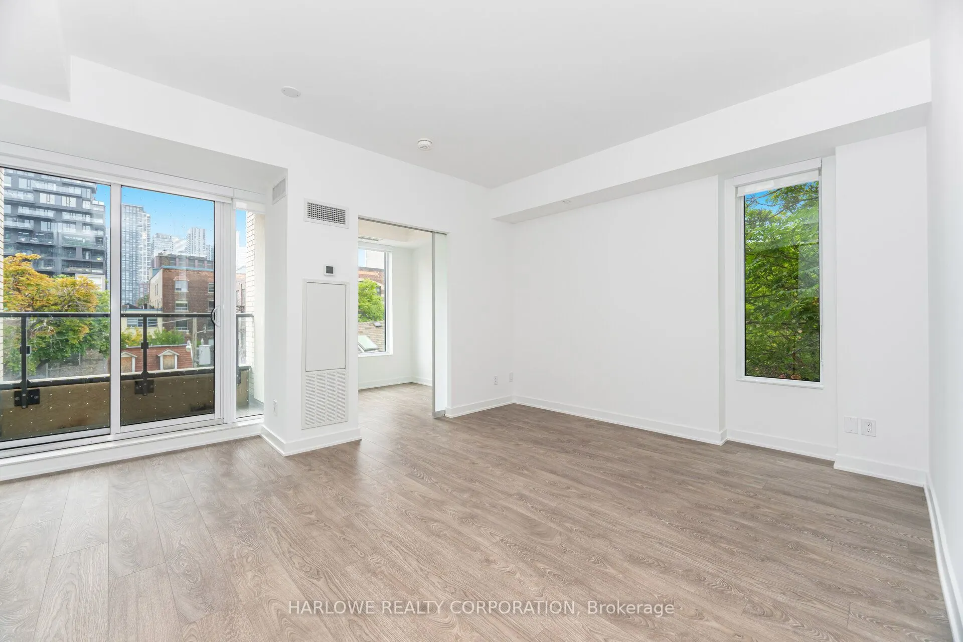 543 Richmond Street W, #320