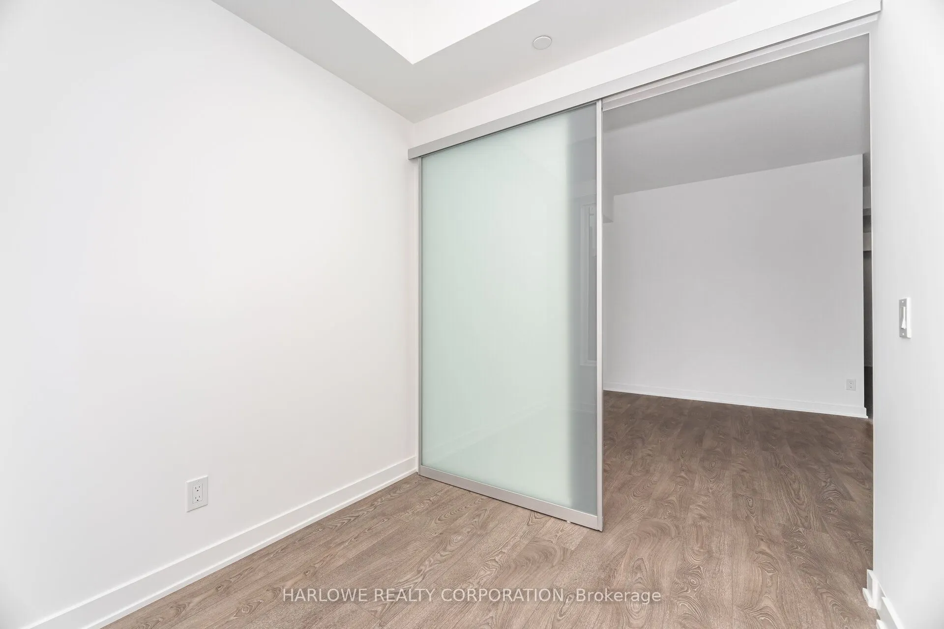 543 Richmond Street W, #320