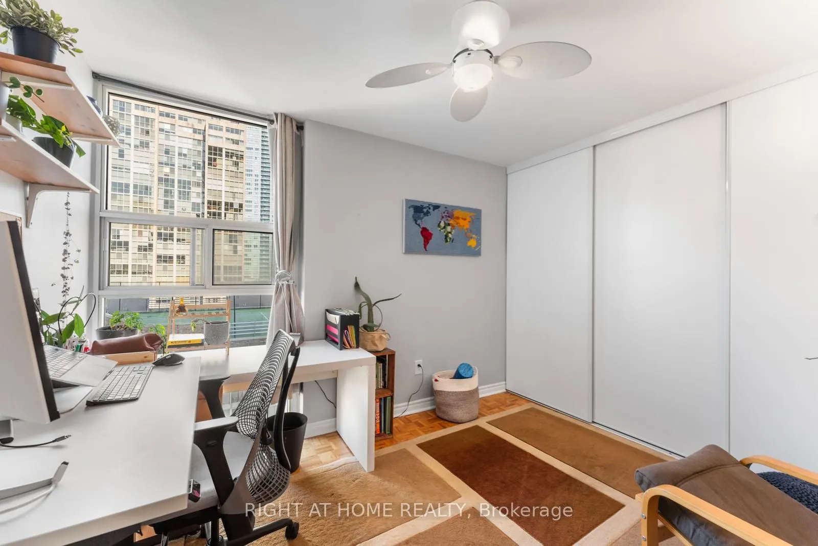40 Homewood Avenue, #817
