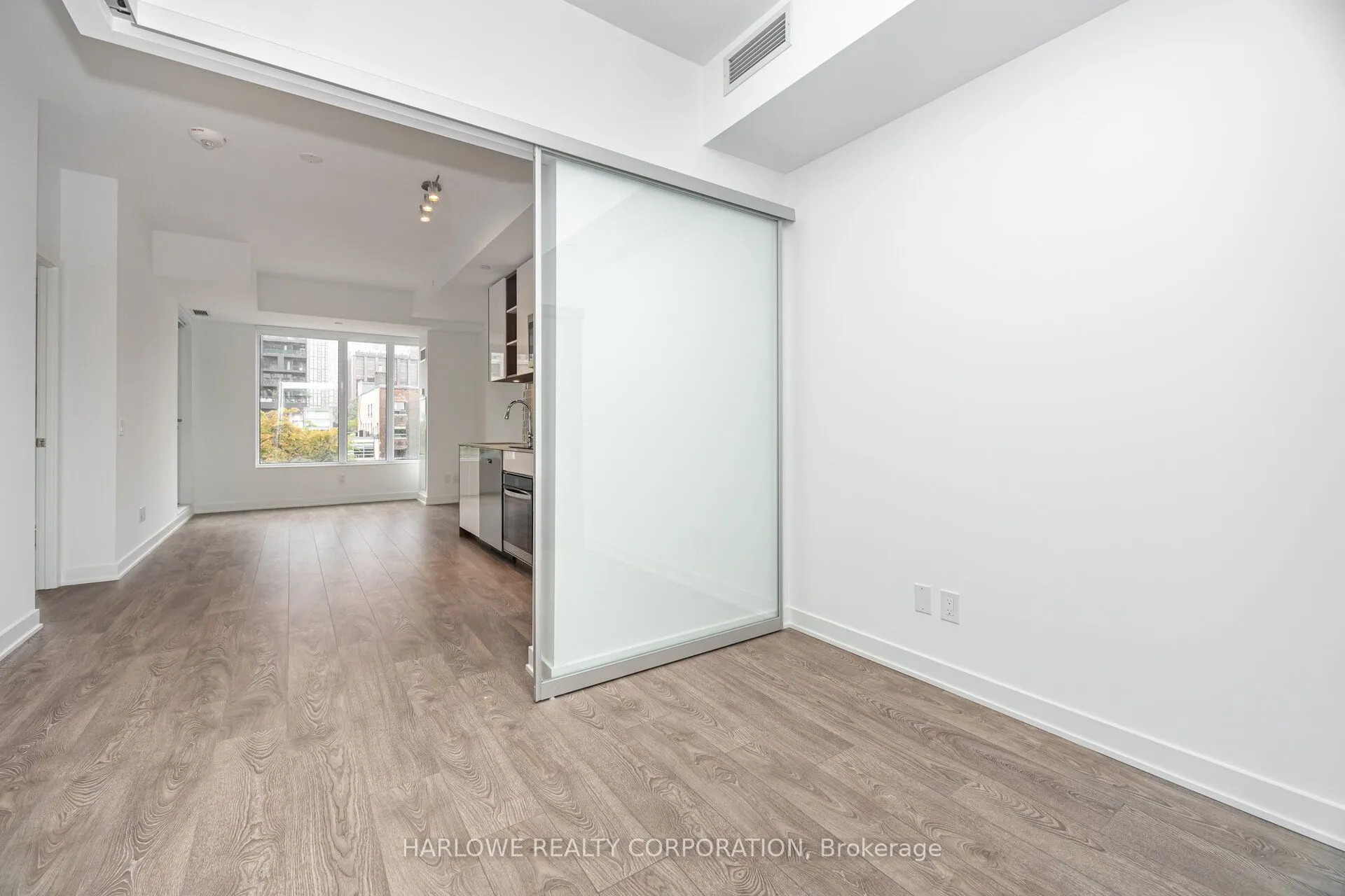 543 Richmond Street W, #419